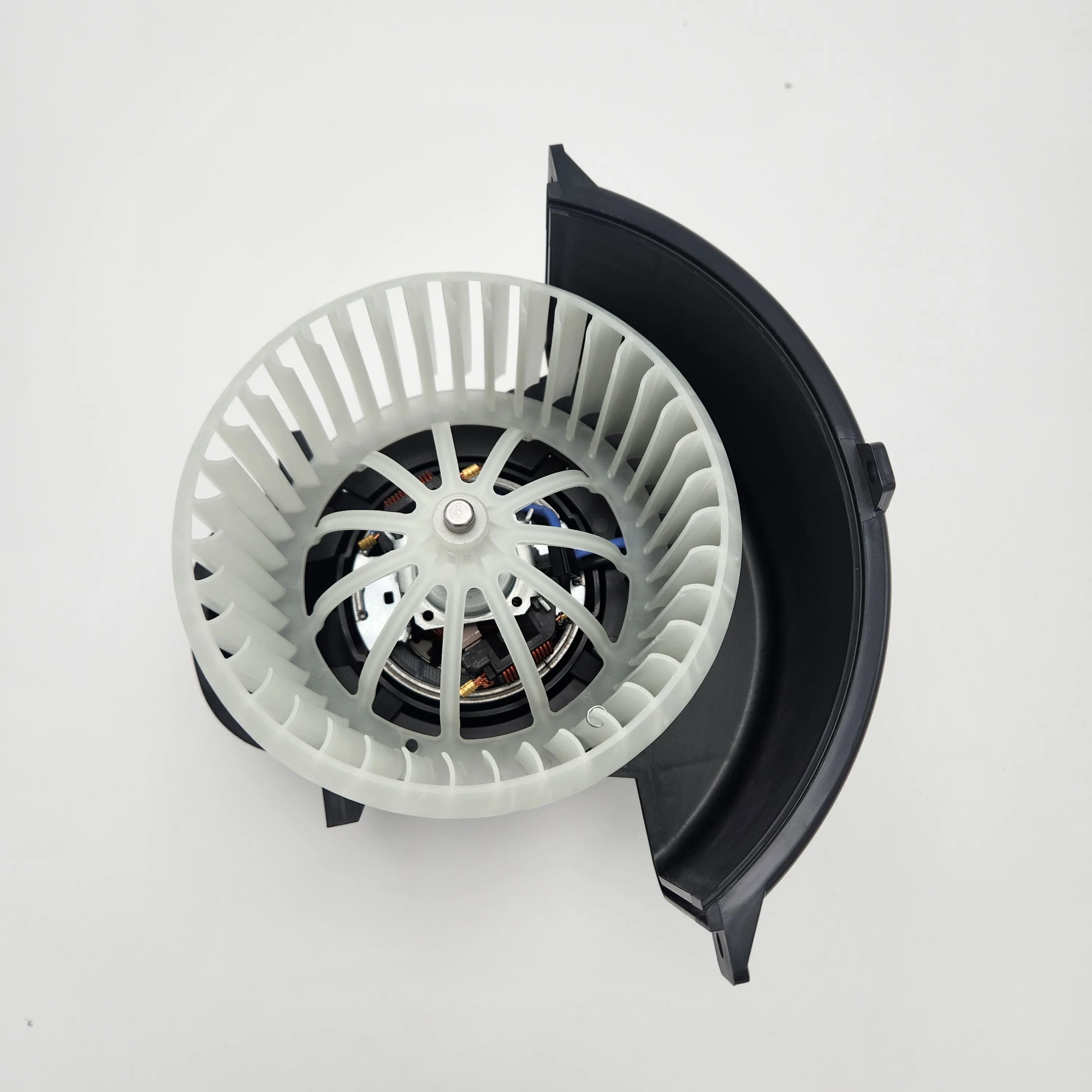 Left-Hand Drive Blower Motor Suitable for Q7 07-10 /Vw Touareg/Vw Amarok/ Porsche Cayenne Oe: 7L0820021 632565554 Rc530139 2H1820021 4l1820021b
Left-Hand Drive Blower Motor Suitable for Q7 07-10 /Vw Touareg/Vw Amarok/ Porsche Cayenne Oe: 7L0820021 632565554 Rc530139 2H1820021 4l1820021b