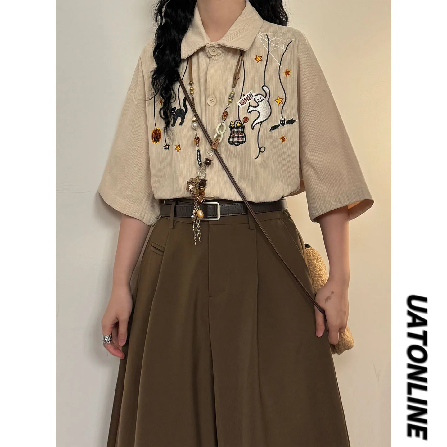 UATONLINE2026 Summer Retro Cartoon Embroidery Corduroy Short Sleeve Shirt Unisex Vintage Style Loose Fit Breathable Skin-frie...
UATONLINE2026 Summer Retro Cartoon Embroidery Corduroy Short Sleeve Shirt Unisex Vintage Style Loose Fit Breathable Skin-frie...