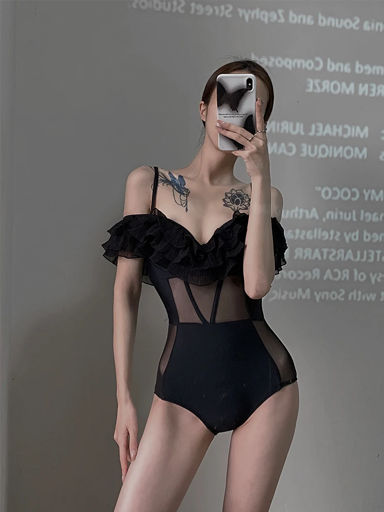 Bla Lace Sexy One-Piece Swimsuit Women's New Small Chest Slimming Hiding Meat Hot Spring Vaion Hollow out Swimming Costume
Bla Lace Sexy One-Piece Swimsuit Women's New Small Chest Slimming Hiding Meat Hot Spring Vaion Hollow out Swimming Costume