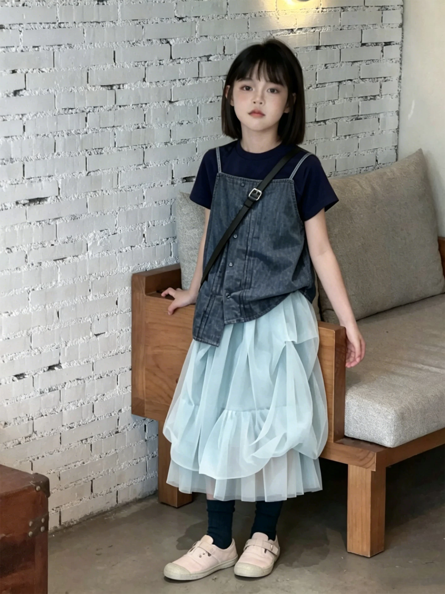 Girls Summer Outfit Child Clothing Set 2026 New Style Short Sleeve T-Shirt Halter Neck Mesh Skirt Fashion Three-Piece Set
Girls Summer Outfit Child Clothing Set 2026 New Style Short Sleeve T-Shirt Halter Neck Mesh Skirt Fashion Three-Piece Set