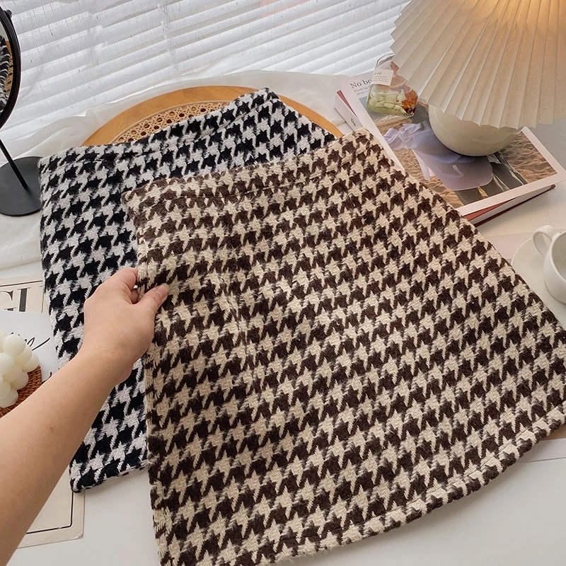 Tweed Skirts for Women High Waist Mini Skirts Houndstooth Back Zipper Elegant Office Lady Skirt Female Streetwear
Tweed Skirts for Women High Waist Mini Skirts Houndstooth Back Zipper Elegant Office Lady Skirt Female Streetwear