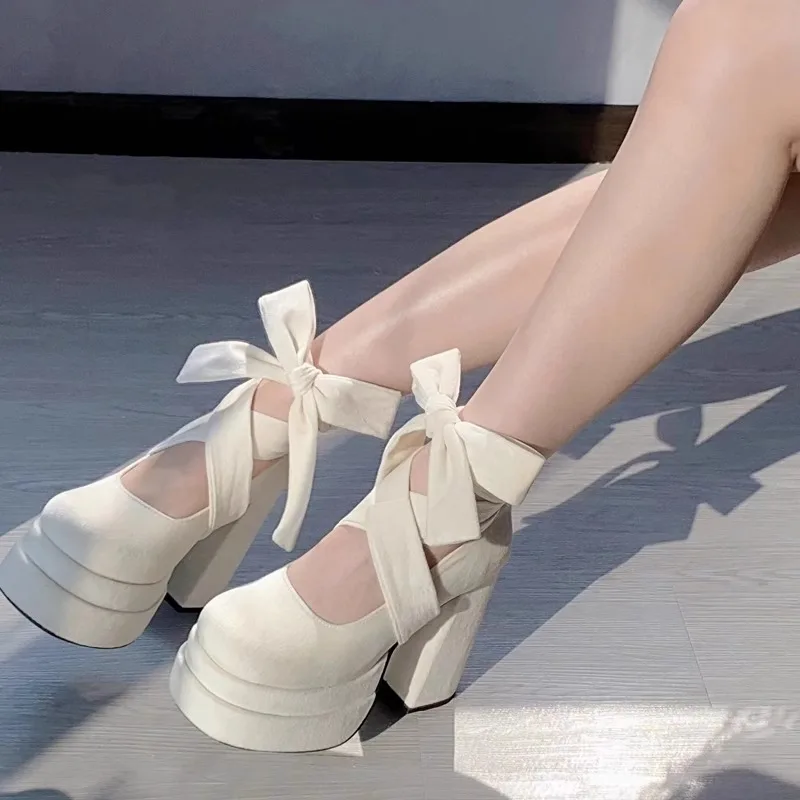 Новинка лета 2029, женские туфли на высоком каблуке Мэри Джейн Lo с перекрещенными ремешками, водонепроницаемая платформа с бархатной поверхностью
Новинка лета 2029, женские туфли на высоком каблуке Мэри Джейн Lo с перекрещенными ремешками, водонепроницаемая платформа с бархатной поверхностью