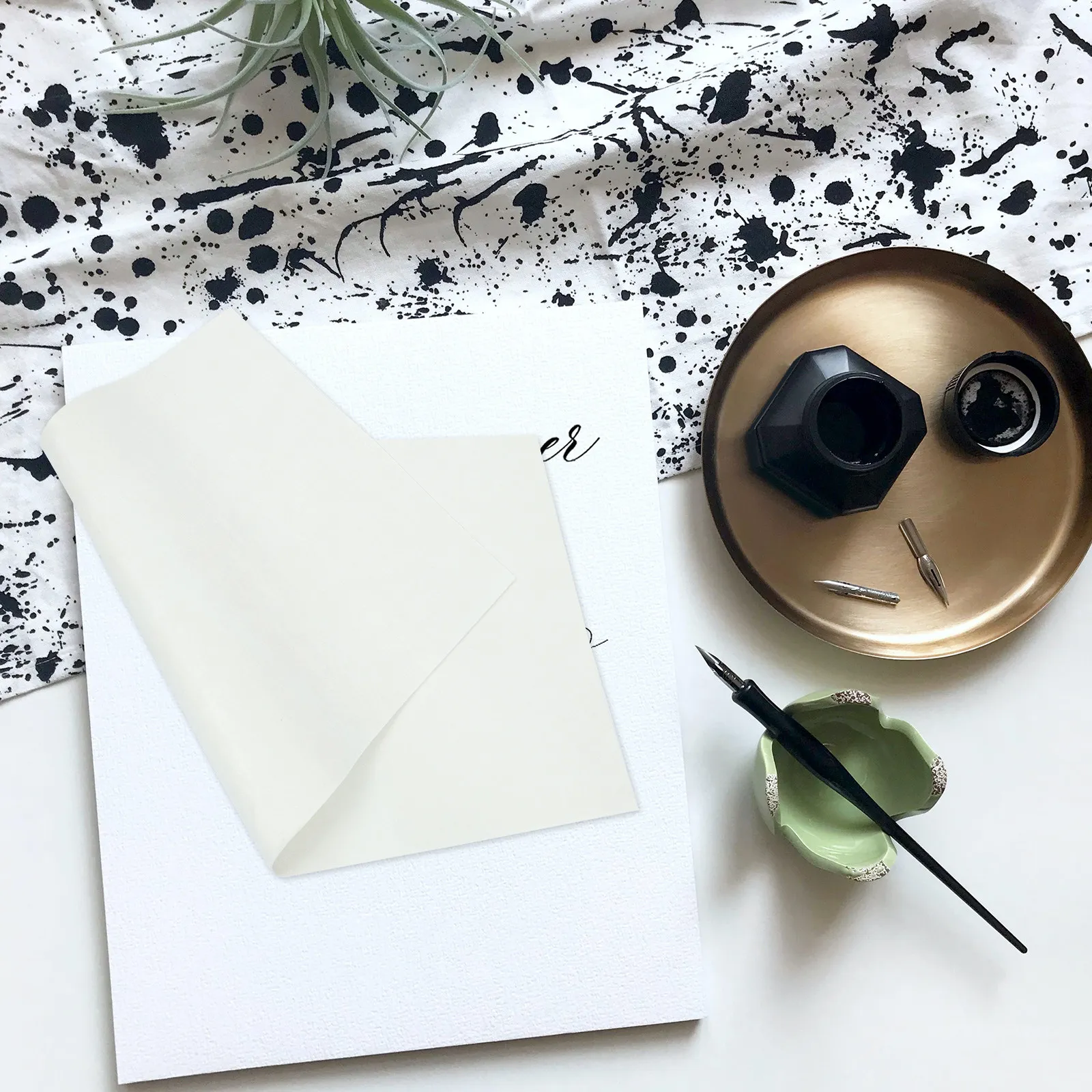 Chinese Painting Felt Mat Sturdy Lightweight Calligraphy Felt Mat Smooth Writing Pad Suitable for Students Office
Chinese Painting Felt Mat Sturdy Lightweight Calligraphy Felt Mat Smooth Writing Pad Suitable for Students Office