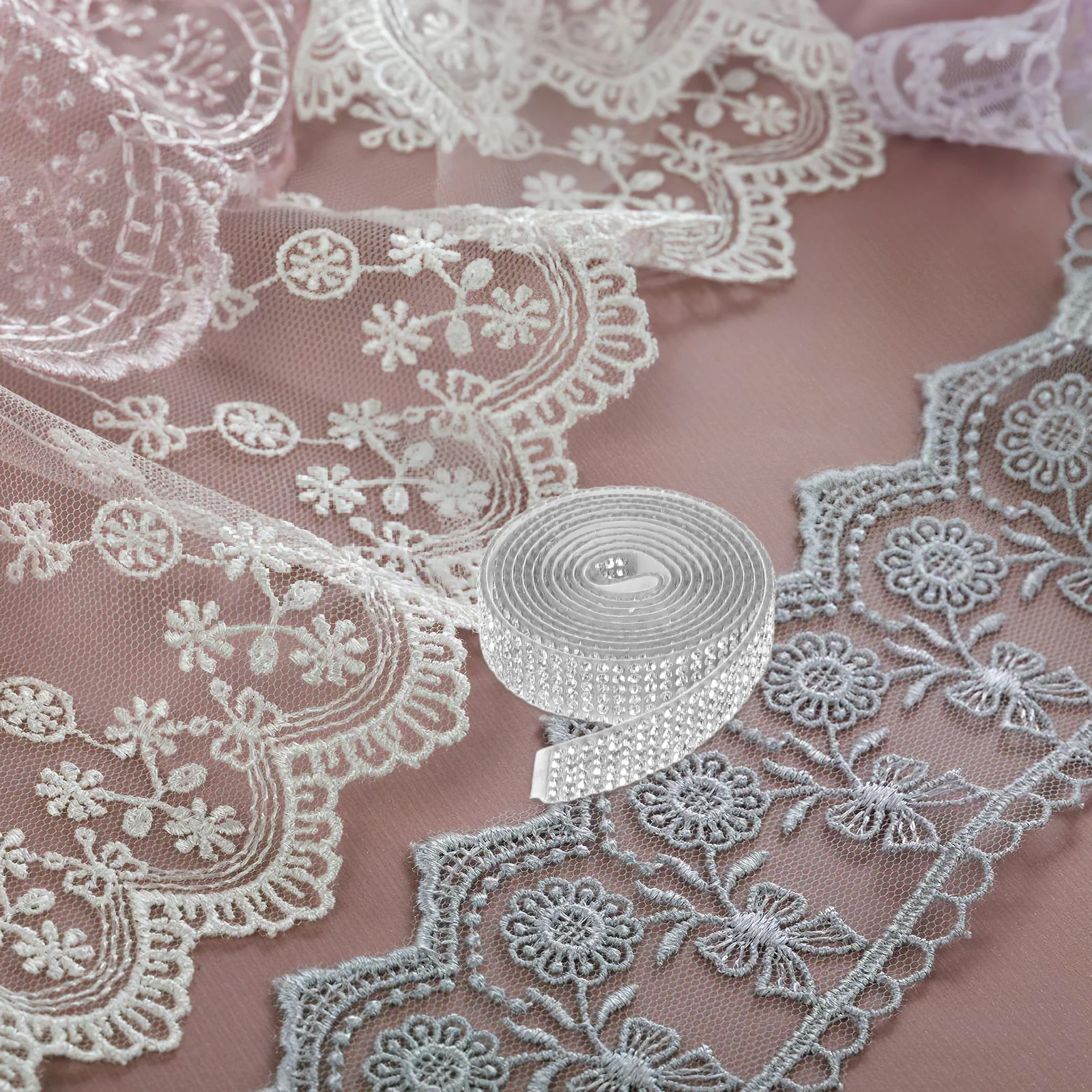 3 Rolls Accessories Self-adhesive Rhinestone Stickers Rhinestones Ribbon for Crafting
3 Rolls Accessories Self-adhesive Rhinestone Stickers Rhinestones Ribbon for Crafting