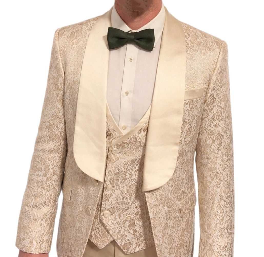 3-Piece Champagne Jacquard Men's Casual Smoking Suit with Shaw Lapel Blazer Set for Groom Wedding Best Man Tuxedos for Party
3-Piece Champagne Jacquard Men's Casual Smoking Suit with Shaw Lapel Blazer Set for Groom Wedding Best Man Tuxedos for Party