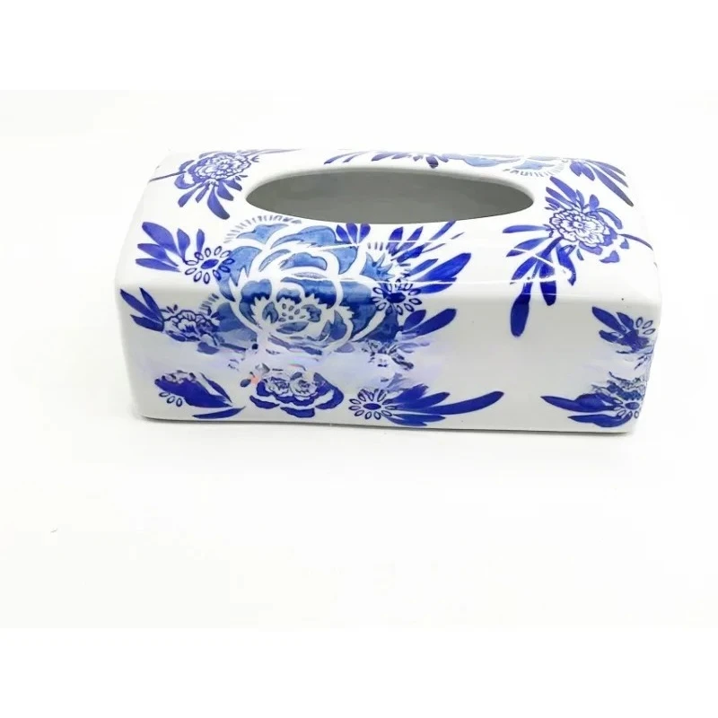 New Chinese Blue and White Porcelain Ceramic Tissue Box Decoration Retro Furnishings Living Room Home Coffee Table.
New Chinese Blue and White Porcelain Ceramic Tissue Box Decoration Retro Furnishings Living Room Home Coffee Table.
