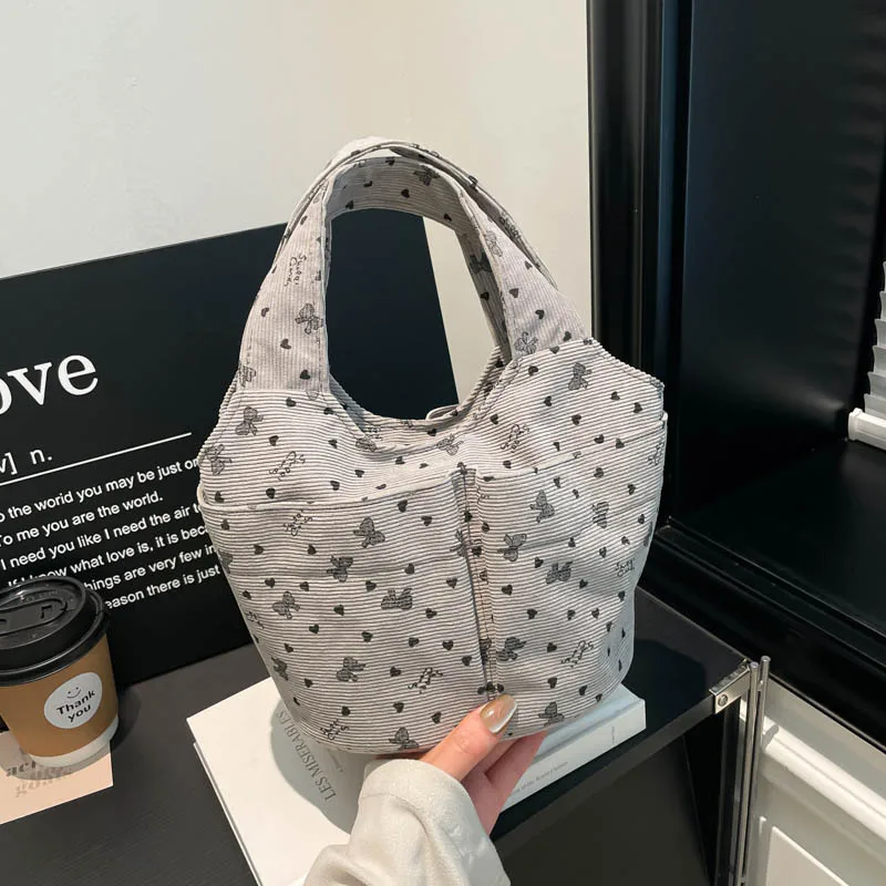 Новая сумка-ведро с цветочным принтом и верхней ручкой: удобная, универсальная, вместительная, легкая, повседневная женская сумка
Новая сумка-ведро с цветочным принтом и верхней ручкой: удобная, универсальная, вместительная, легкая, повседневная женская сумка