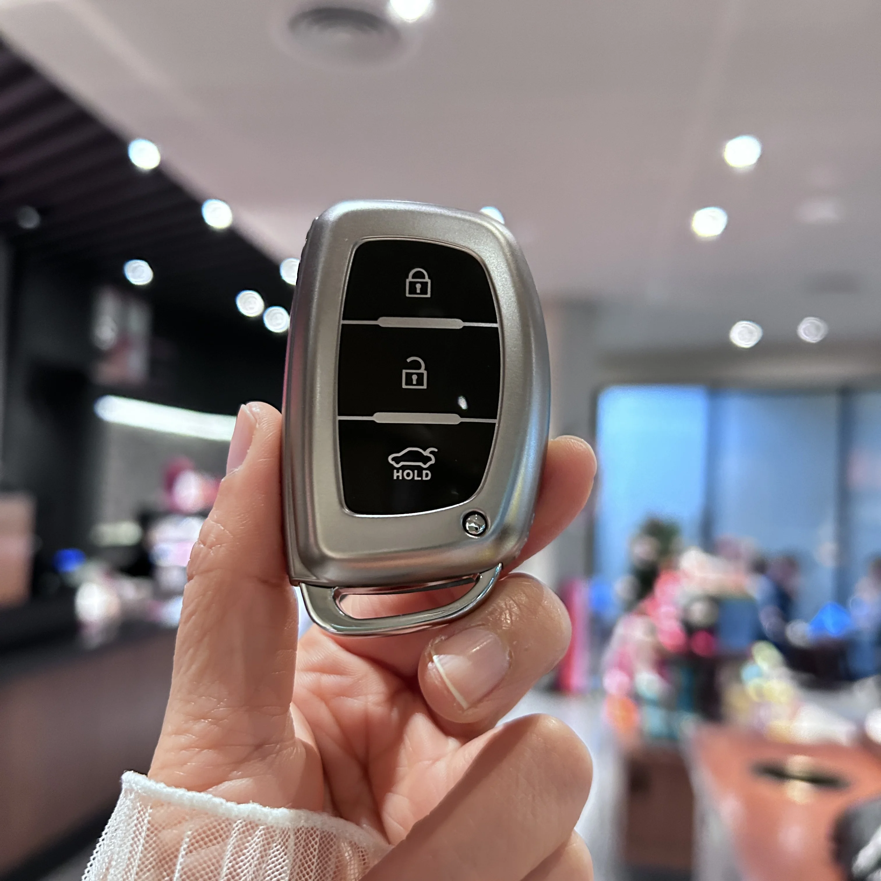 Car Key Cover For Hyundai I30 ix35 i40 i20 i10 Tucson Elantra Creta Sonata Ioniq Azera Accent Palisade Santa Fe Creata Solaris
Car Key Cover For Hyundai I30 ix35 i40 i20 i10 Tucson Elantra Creta Sonata Ioniq Azera Accent Palisade Santa Fe Creata Solaris