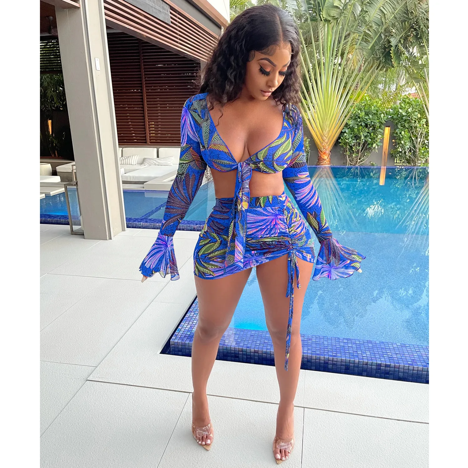 Summer Women's Suit Fashion Printed V-Neck Lace-Up Long-Sleeved Short Top And Drawstring Skirt Sets Lady's Two-Piece Set
Summer Women's Suit Fashion Printed V-Neck Lace-Up Long-Sleeved Short Top And Drawstring Skirt Sets Lady's Two-Piece Set
