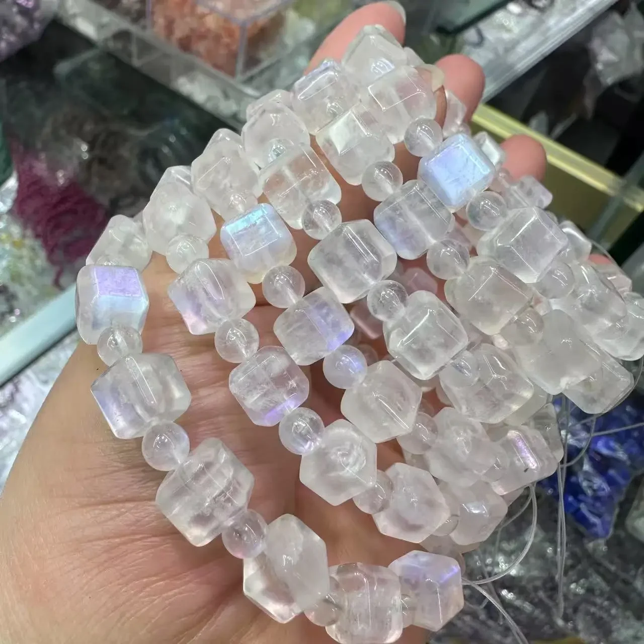 AAAA Grade Natural Rainbow Moonstone Cube Shape Jewelry energy magnetic Fashion Crystal Reiki accessory for Women men Party Gift
AAAA Grade Natural Rainbow Moonstone Cube Shape Jewelry energy magnetic Fashion Crystal Reiki accessory for Women men Party Gift