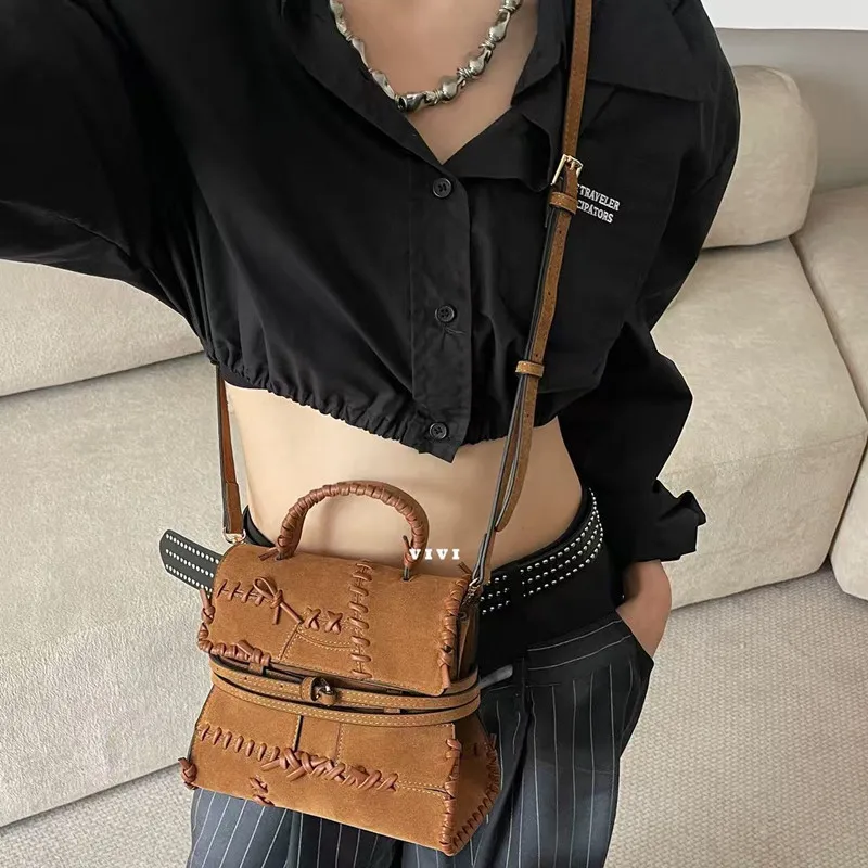 FIRMRANCH осень/зима бархатная высококачественная персонализированная ручная вязка дизайн ремешка женская сумка через плечо откидная крышка кошелек
FIRMRANCH осень/зима бархатная высококачественная персонализированная ручная вязка дизайн ремешка женская сумка через плечо откидная крышка кошелек