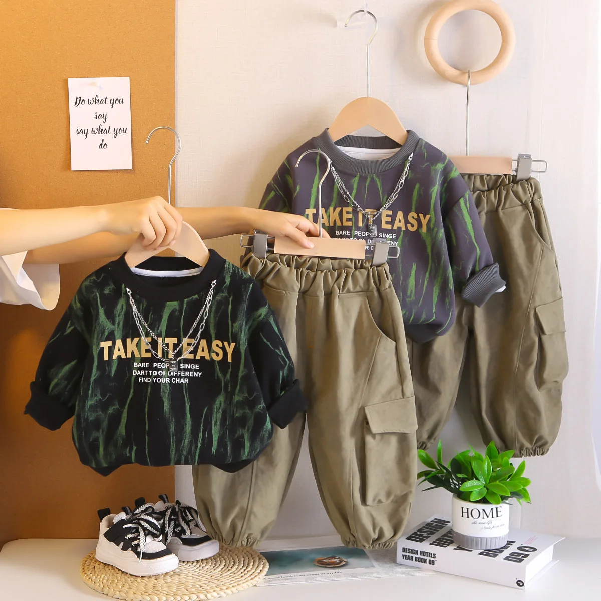 Autumn 2025 Boys Letter Print Sweatshirts & Pants 2-Piece Set Fashion Casual Outfit Cool Streetwear for Kids Toddler Clothes
Autumn 2025 Boys Letter Print Sweatshirts & Pants 2-Piece Set Fashion Casual Outfit Cool Streetwear for Kids Toddler Clothes