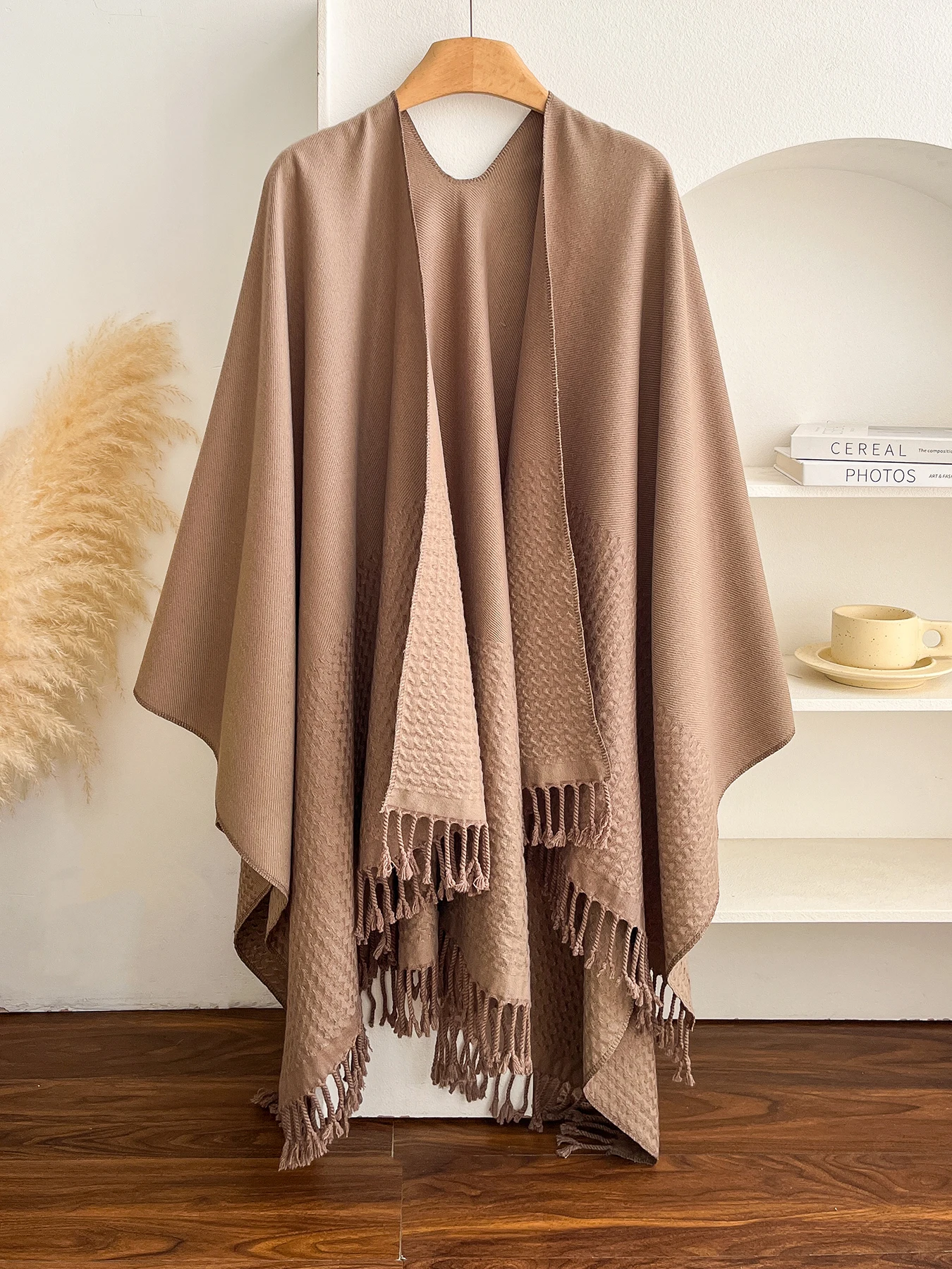Popular Autumn Winter New Style Fringed Slit Shawl Fashion Double-sided Three-dimensional Wavy Warm Scarf Supplies Birthday Gift
Popular Autumn Winter New Style Fringed Slit Shawl Fashion Double-sided Three-dimensional Wavy Warm Scarf Supplies Birthday Gift