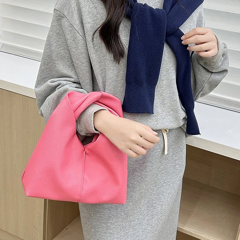 Casual Large Capacity Simple Pleated Handbag Stylish Square Women Tote Bag Solid Color PU Leather Single-shoulder Bag Outdoor
Casual Large Capacity Simple Pleated Handbag Stylish Square Women Tote Bag Solid Color PU Leather Single-shoulder Bag Outdoor