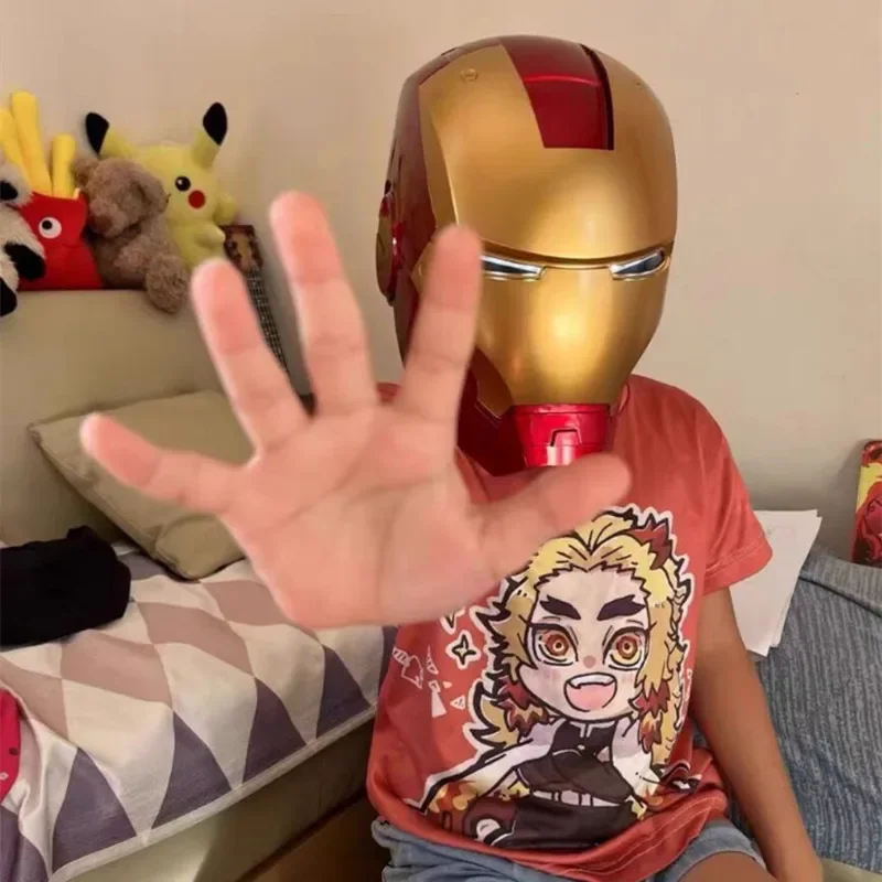 Аниме Железный человек 1:1, шлем для косплея Marvel Мстители, модель со светодиодной подсветкой, экшн-фигурка из ПВХ, игрушки, детская модель
Аниме Железный человек 1:1, шлем для косплея Marvel Мстители, модель со светодиодной подсветкой, экшн-фигурка из ПВХ, игрушки, детская модель