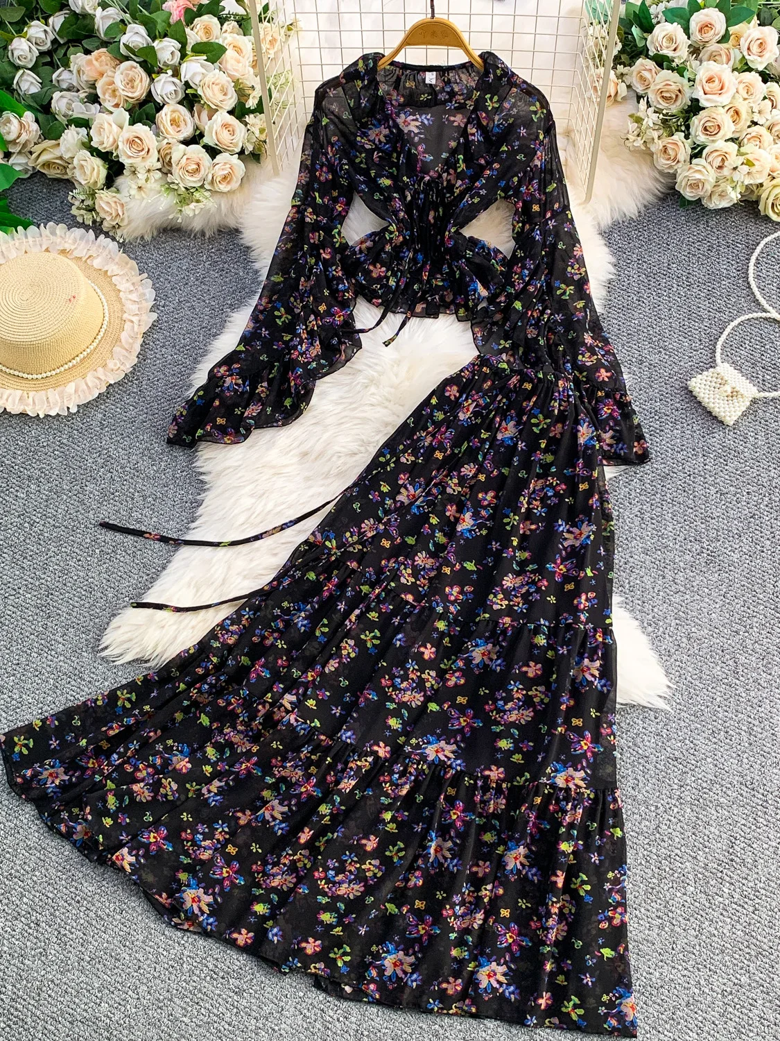 Elegant V-Neck Flounce Sleeve Chiffon Top Lightweight Breathable Summer Outfit Romantic Floral Long Skirt Two-Piece Set
Elegant V-Neck Flounce Sleeve Chiffon Top Lightweight Breathable Summer Outfit Romantic Floral Long Skirt Two-Piece Set