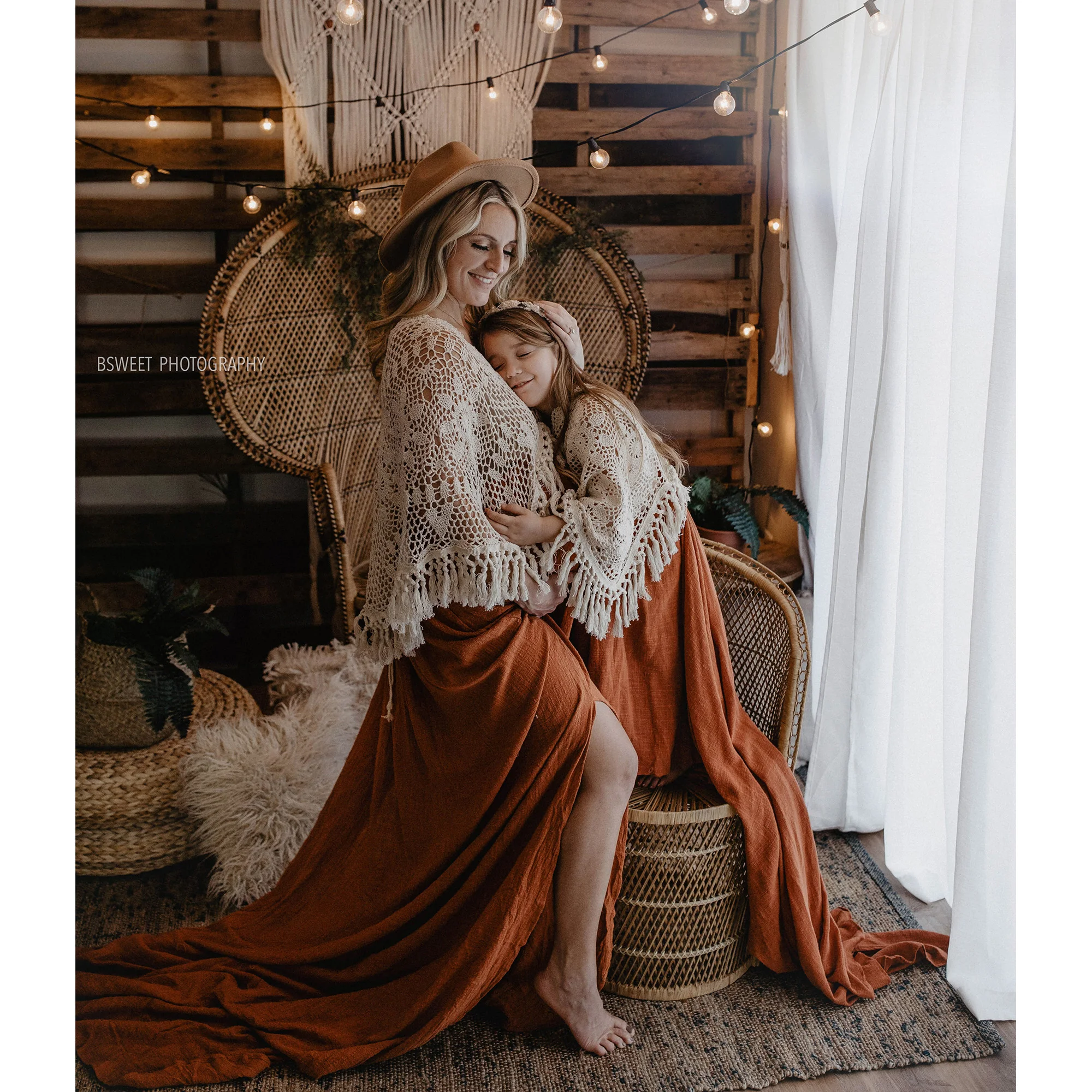Don&Judy Bohemian Crochet Hollow Out Mommy&Me Dress Set 4-8 Years Old Girl Mother And Daughter Vintage Photography Studio Outfit
Don&Judy Bohemian Crochet Hollow Out Mommy&Me Dress Set 4-8 Years Old Girl Mother And Daughter Vintage Photography Studio Outfit