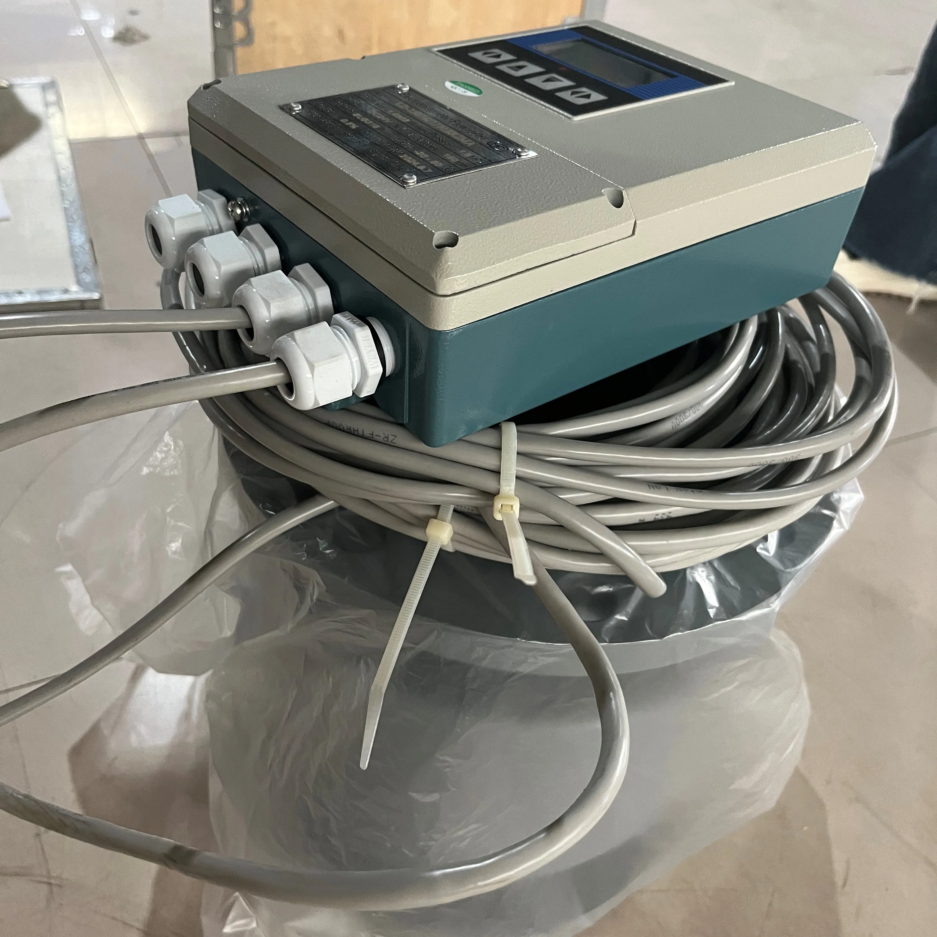 Аналоговый импульсный выход, цифровой электромагнитный 6-дюймовый расходомер Dn150, цена, расходомер жидких сточных вод, речной воды
Аналоговый импульсный выход, цифровой электромагнитный 6-дюймовый расходомер Dn150, цена, расходомер жидких сточных вод, речной воды