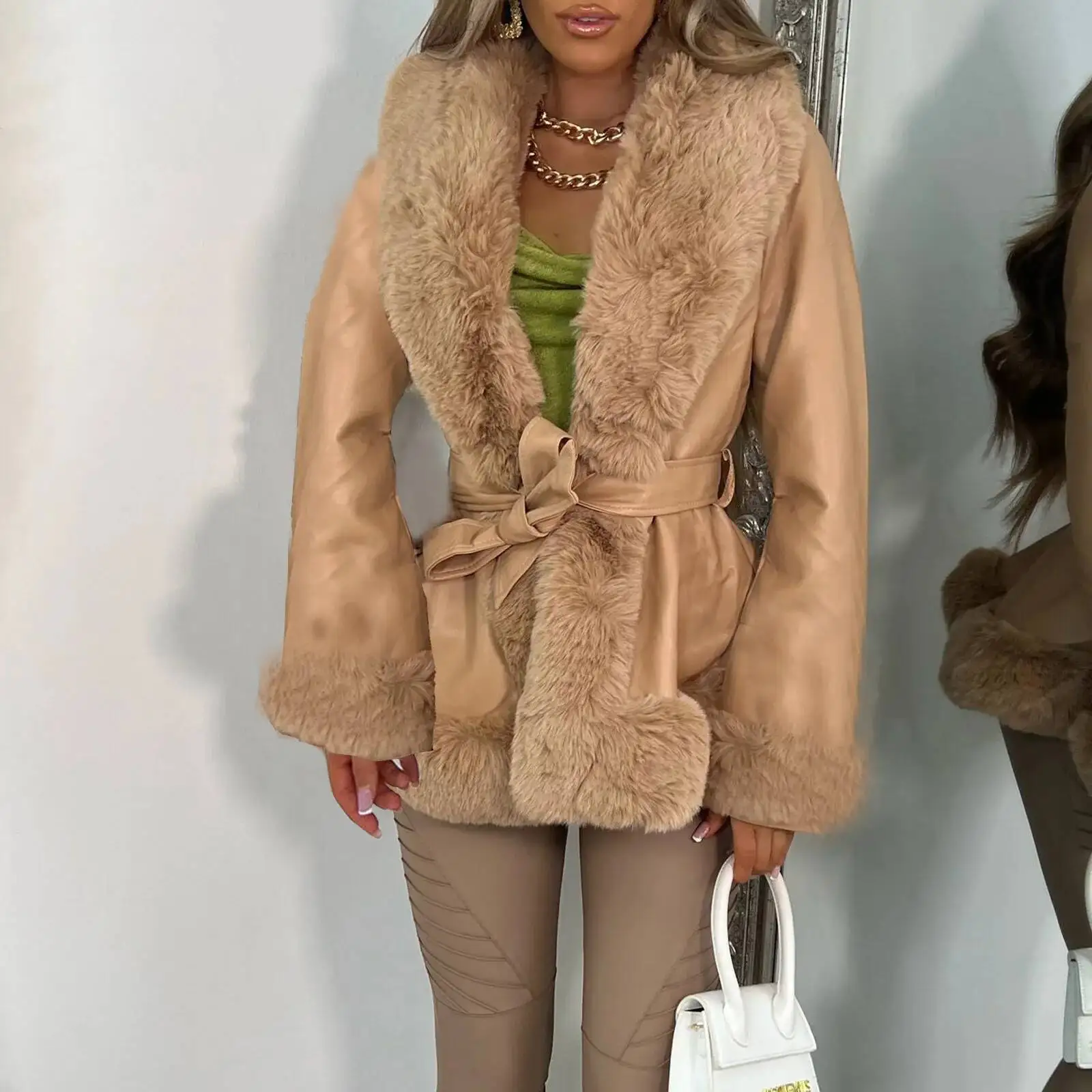 Autumn Winter PU Leather Long Sleeve Slim Fit Jacket Women's Belted Coat With Large Fur Collar Elegant Commute Style SU3126
Autumn Winter PU Leather Long Sleeve Slim Fit Jacket Women's Belted Coat With Large Fur Collar Elegant Commute Style SU3126