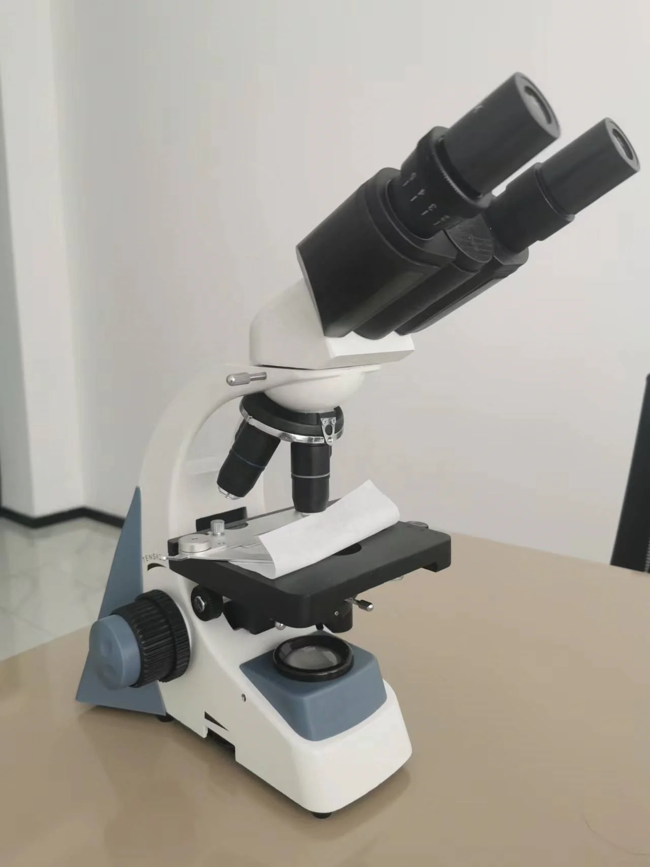 LED Light Source Adjustable Customized Binocular Stereo Optical Biological Microscope for Laboratory with CE
LED Light Source Adjustable Customized Binocular Stereo Optical Biological Microscope for Laboratory with CE