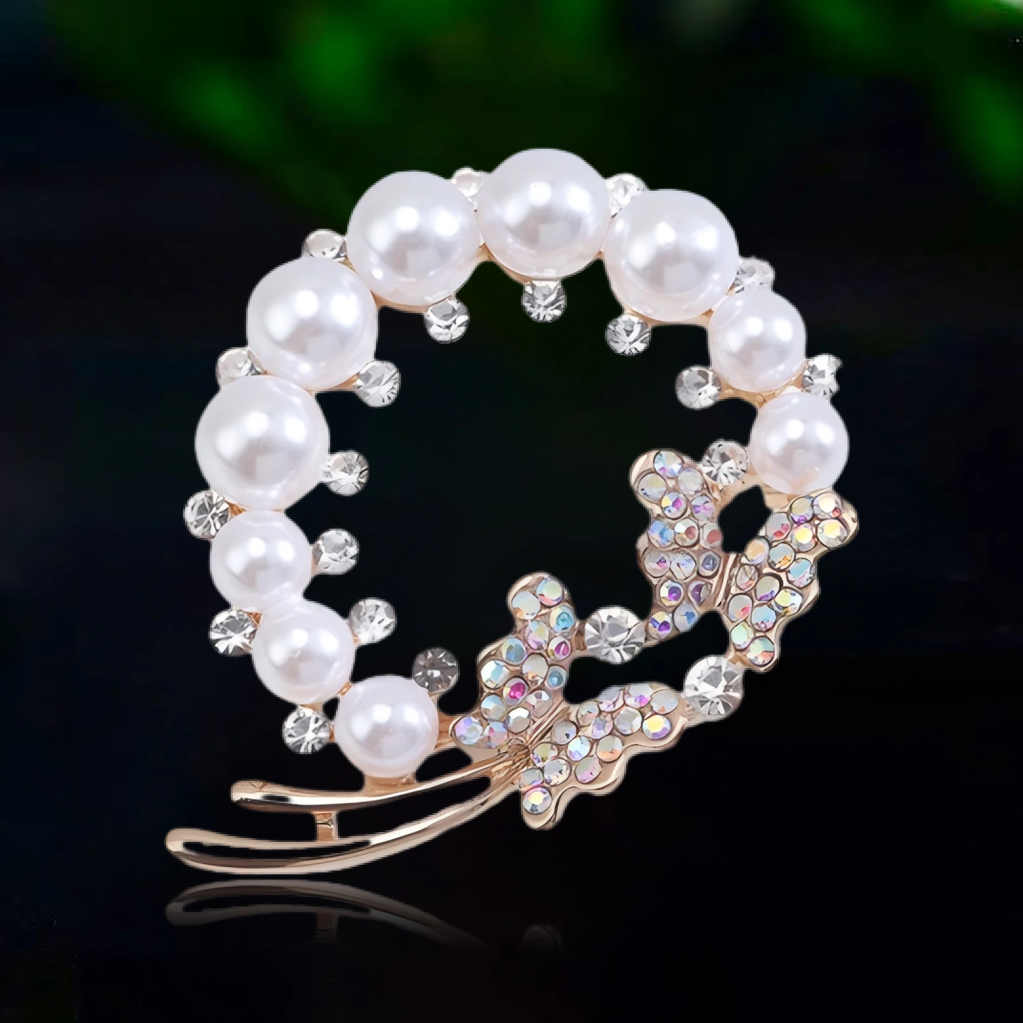 Pearl Butterfly Wreath Brooches for Women Unisex Rhinestone Insect Plant Pins Event Party Backpack Decoration Clothes Accessory
Pearl Butterfly Wreath Brooches for Women Unisex Rhinestone Insect Plant Pins Event Party Backpack Decoration Clothes Accessory