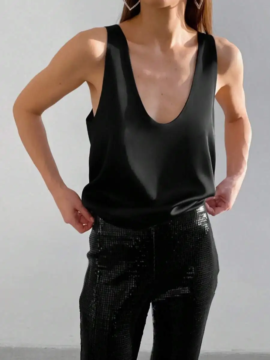 Black Satin U-Neck Sleeveless Tank Top For Women Streetwear Summer
Black Satin U-Neck Sleeveless Tank Top For Women Streetwear Summer