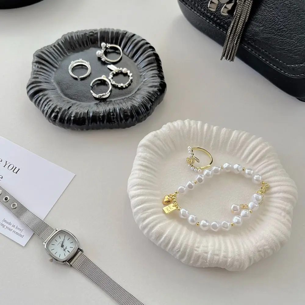 Ceramic Jewelry Storage Tray Irregular Creative Jewelry Display Rack Artistic Portable Storage Plate Dessert
Ceramic Jewelry Storage Tray Irregular Creative Jewelry Display Rack Artistic Portable Storage Plate Dessert