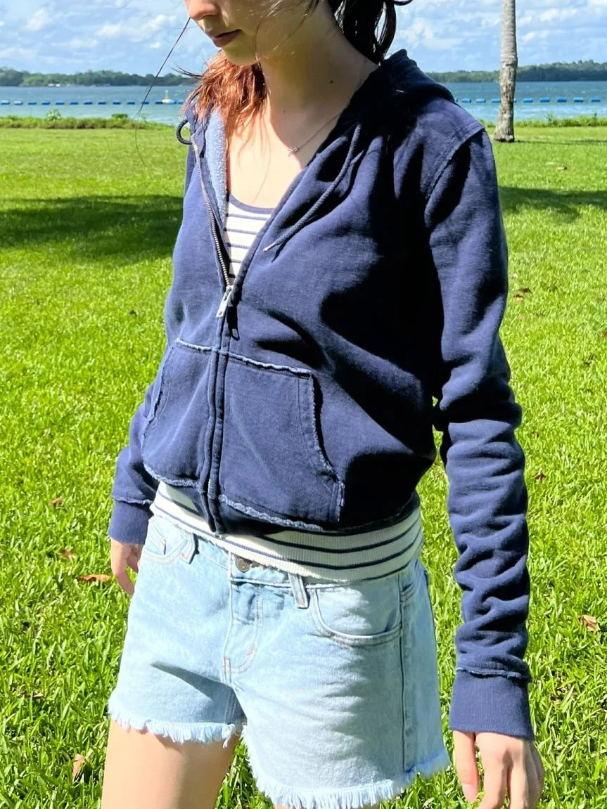 Frayed Edges Navy Zip-up Sweatshirt Woman Autumn Zipper Drawstring Hooded Long Sleeve Cotton Hoodie Vintage Streetwear Crop Tops
Frayed Edges Navy Zip-up Sweatshirt Woman Autumn Zipper Drawstring Hooded Long Sleeve Cotton Hoodie Vintage Streetwear Crop Tops