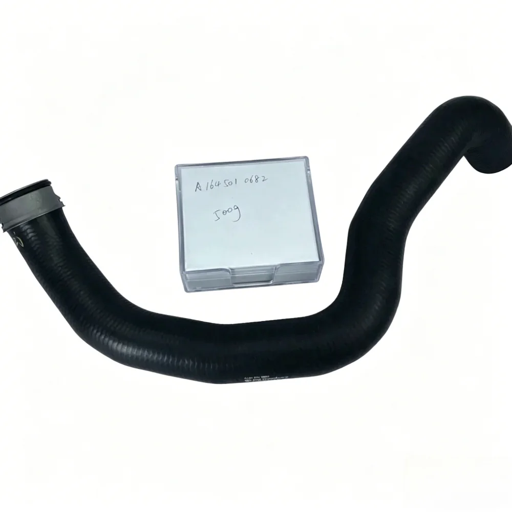 Original Factory Quality Upper Radiator Hose Pipe A1645010682 Rubber Water Tank Suction Line Cooling System Replacement Parts
Original Factory Quality Upper Radiator Hose Pipe A1645010682 Rubber Water Tank Suction Line Cooling System Replacement Parts