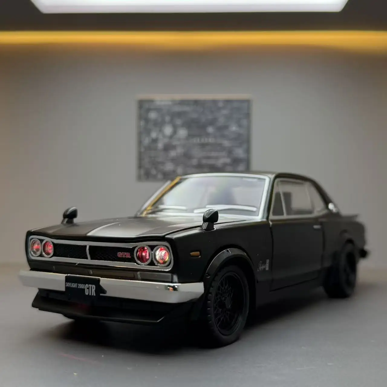 Модель спортивного автомобиля Nissan GT-R 2000 года в масштабе 1:22, с имитацией звука и света, из сплава, коллекционная, подарок, детская игрушка
Модель спортивного автомобиля Nissan GT-R 2000 года в масштабе 1:22, с имитацией звука и света, из сплава, коллекционная, подарок, детская игрушка