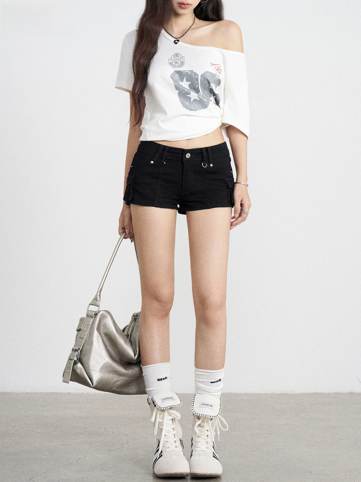 Black Denim Short Shorts for Women Summer Fashion Slim Fit American Style Versatile Outdoor Wear Sexy Vintage Hot Girl Pants
Black Denim Short Shorts for Women Summer Fashion Slim Fit American Style Versatile Outdoor Wear Sexy Vintage Hot Girl Pants
