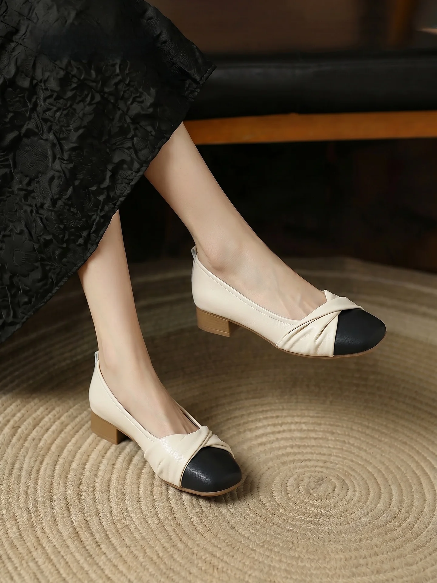 Agsdon Summer New Soft Bottom Ballet Flat Shoes Women's Mary Jane Shoes Comfortable Slip-On Casual Fashion Single Shoes
Agsdon Summer New Soft Bottom Ballet Flat Shoes Women's Mary Jane Shoes Comfortable Slip-On Casual Fashion Single Shoes