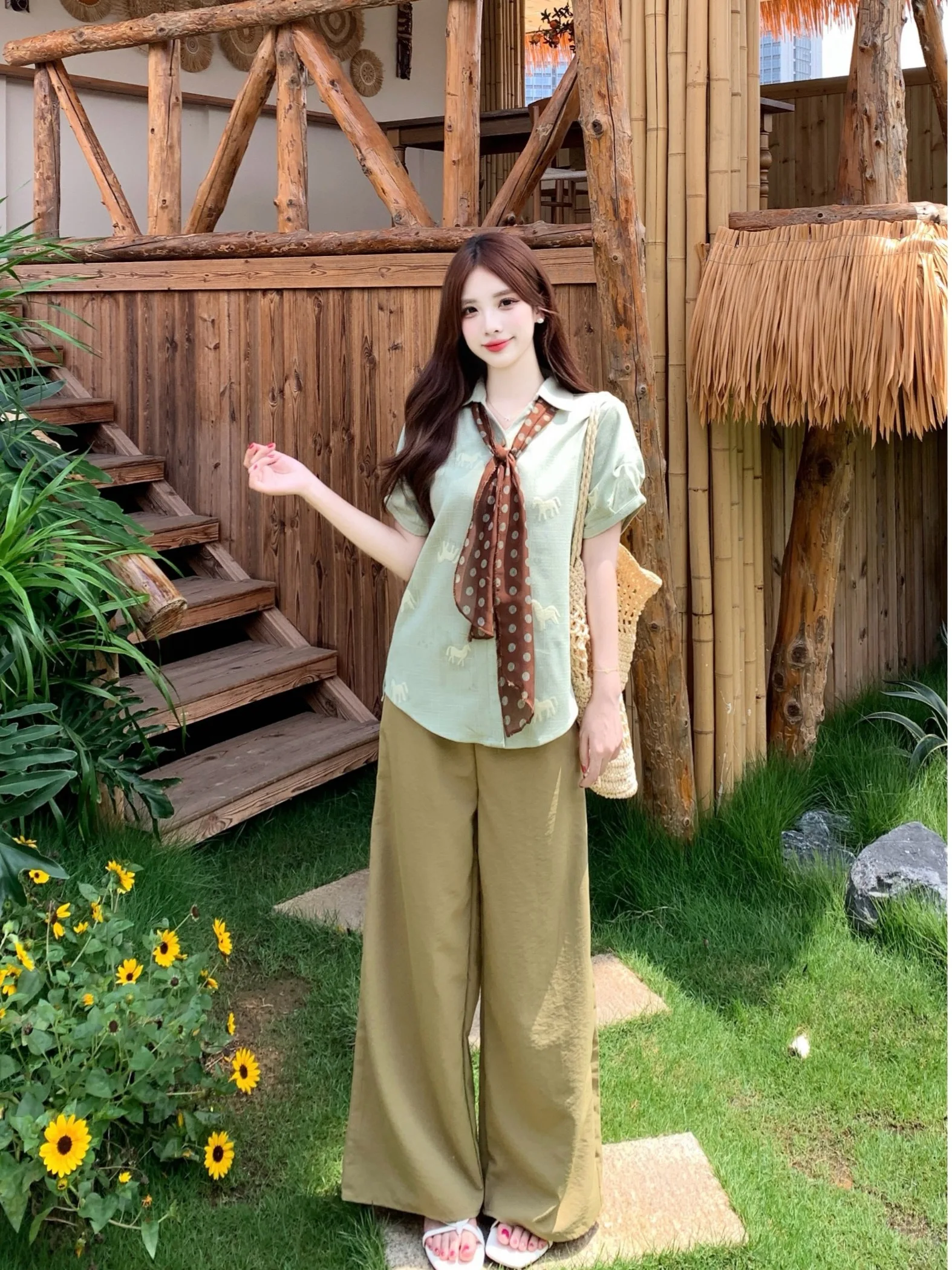 plus Size Women's Neck Short Sleeve High Waist Wide Leg Pants Set Summer New Style Korean Loose Fit Bright Thread
plus Size Women's Neck Short Sleeve High Waist Wide Leg Pants Set Summer New Style Korean Loose Fit Bright Thread