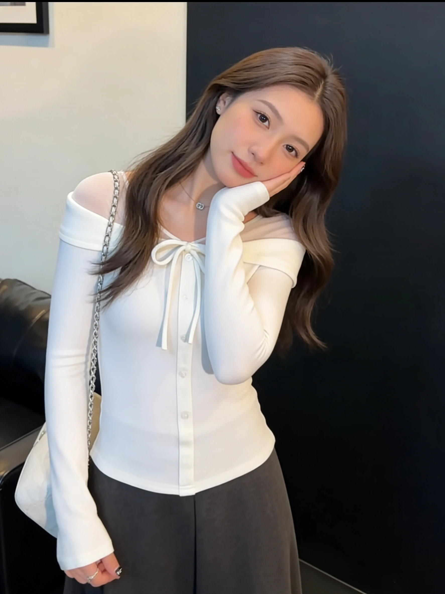 Stunning One-Shoulder Splice White Knitted Top Women's Design Slim Fit Inner Wear Belt Long Sleeve Spring Fashion Ladies' Kni...
Stunning One-Shoulder Splice White Knitted Top Women's Design Slim Fit Inner Wear Belt Long Sleeve Spring Fashion Ladies' Kni...