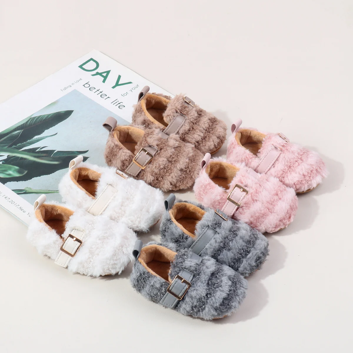 New Style Baby Walking Shoes For Autumn And Winter Of 2025 Plush And Fashionable Baby Shoes For Children Aged 0-1-2 Years Old
New Style Baby Walking Shoes For Autumn And Winter Of 2025 Plush And Fashionable Baby Shoes For Children Aged 0-1-2 Years Old