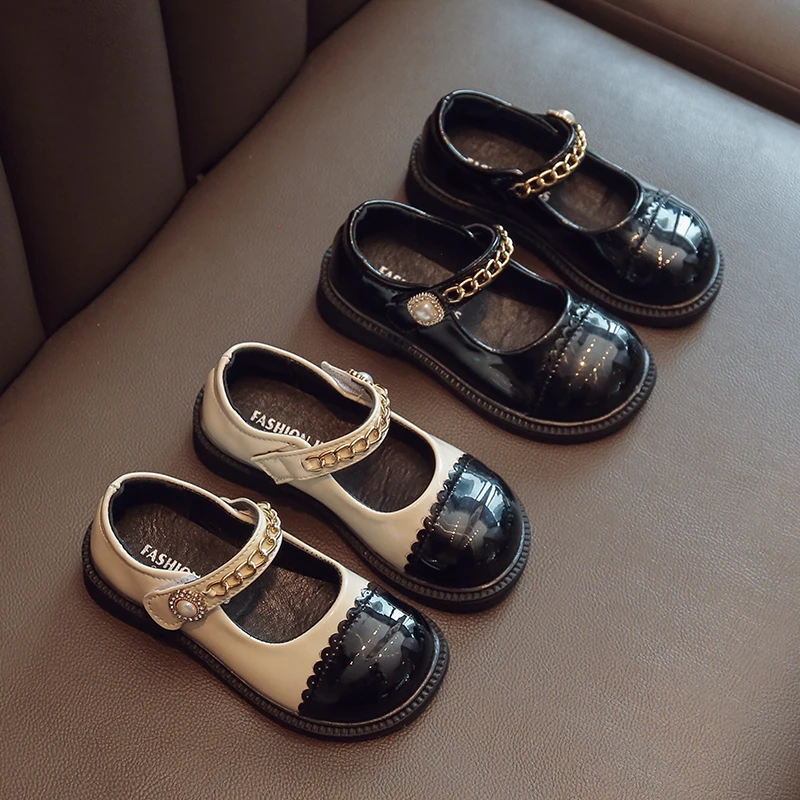 New girls' princess shoes soft sole patent leather stylish leather shoes children's single shoes
New girls' princess shoes soft sole patent leather stylish leather shoes children's single shoes