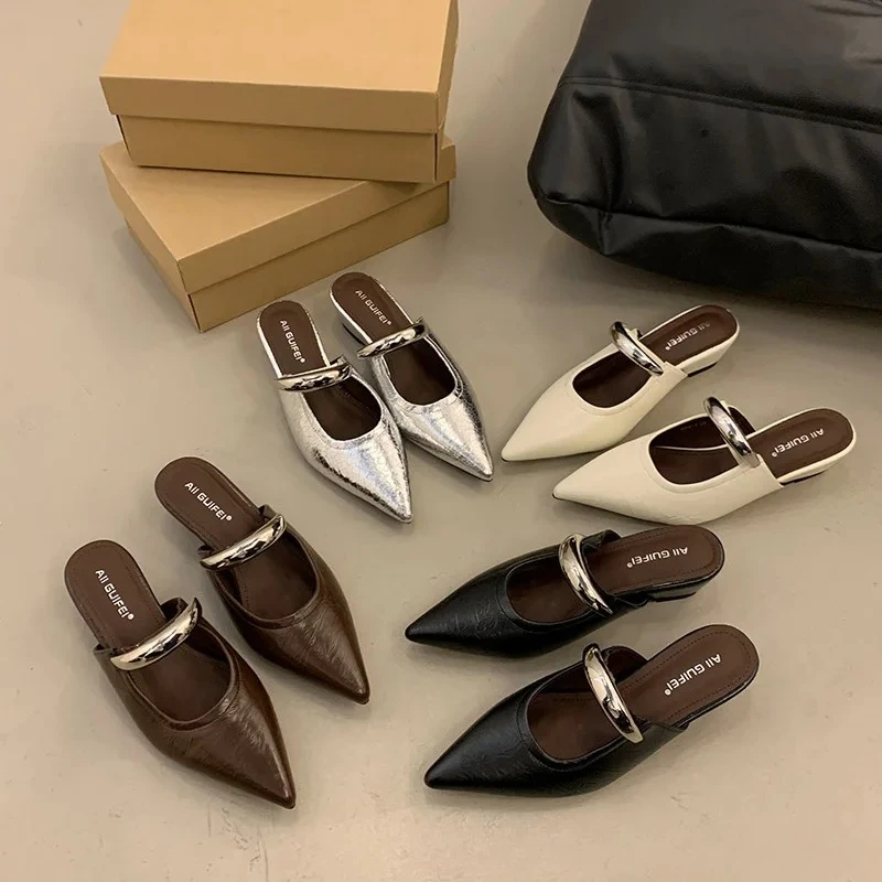 Женские пригородные сандалии с острым носком на металлическом французском массивном каблуке, летние полутапочки Baotou на наклонном каблуке
Женские пригородные сандалии с острым носком на металлическом французском массивном каблуке, летние полутапочки Baotou на наклонном каблуке