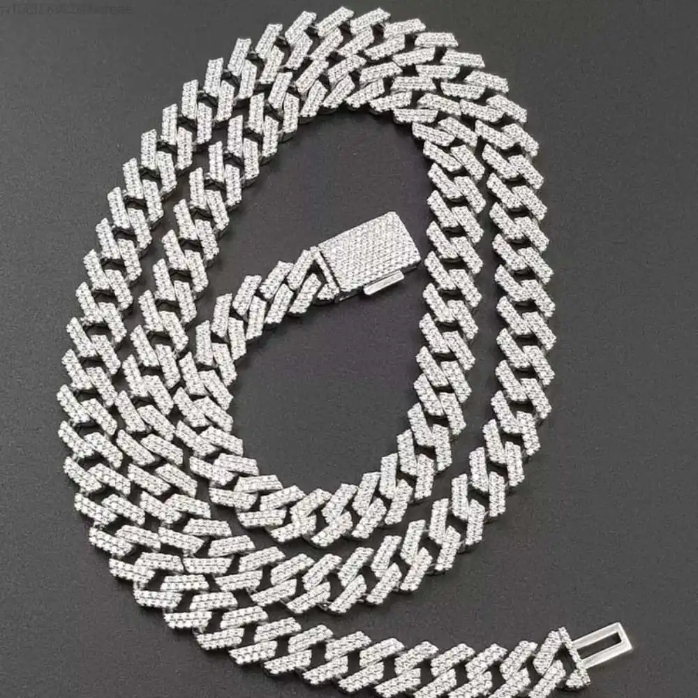 Изготовленная на заказ высококачественная кубинская цепочка 12 мм Iced Out D VVS, стерлинговое серебро 925 пробы, кубинская цепочка с муассанитом
Изготовленная на заказ высококачественная кубинская цепочка 12 мм Iced Out D VVS, стерлинговое серебро 925 пробы, кубинская цепочка с муассанитом