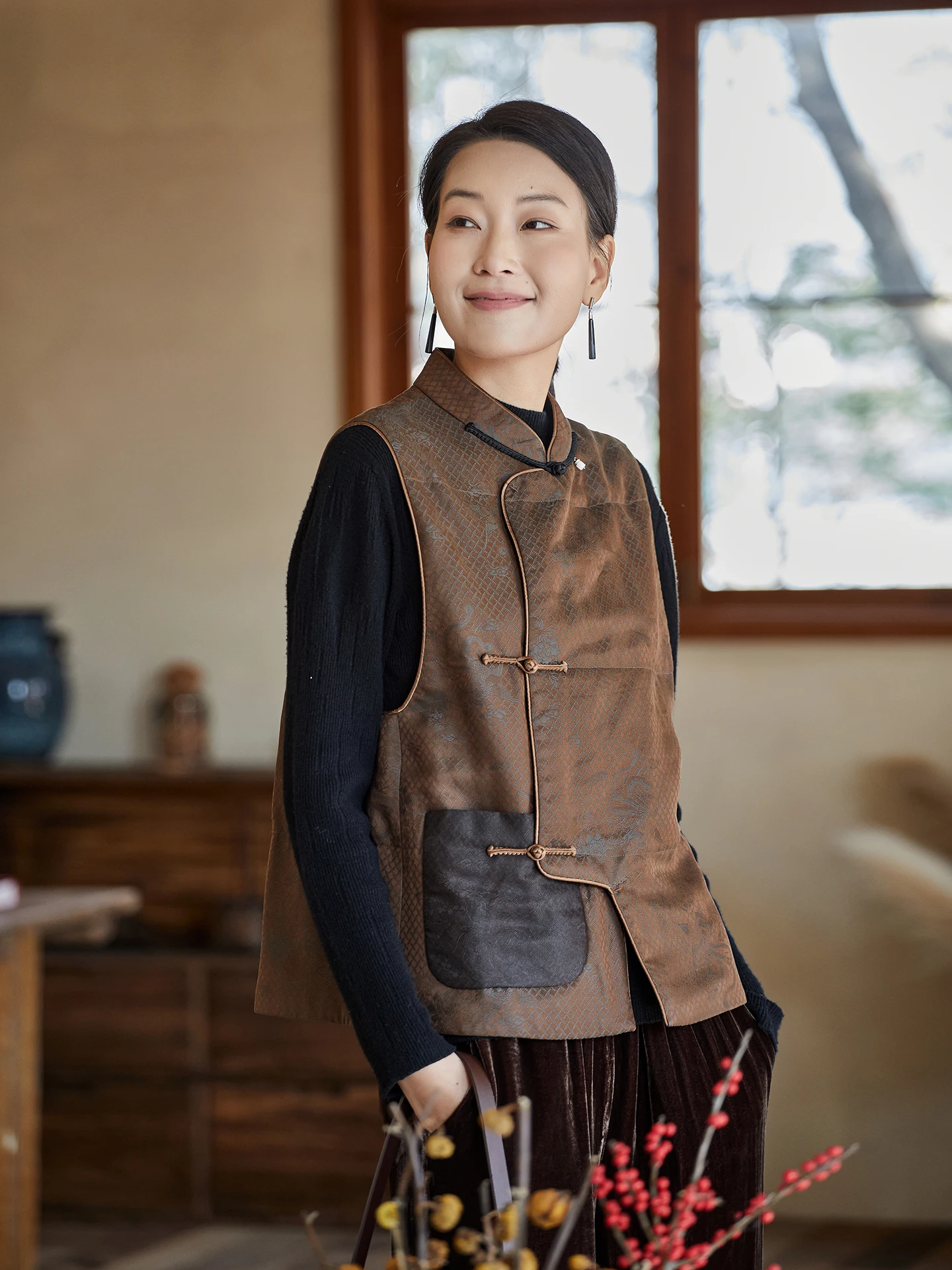 Original Design Silk Tussah Interwoven Dragon And Phoenix Embroidery Fragrant Cloud Cloth Women's Jacket Chinese Style Vest W...
Original Design Silk Tussah Interwoven Dragon And Phoenix Embroidery Fragrant Cloud Cloth Women's Jacket Chinese Style Vest W...