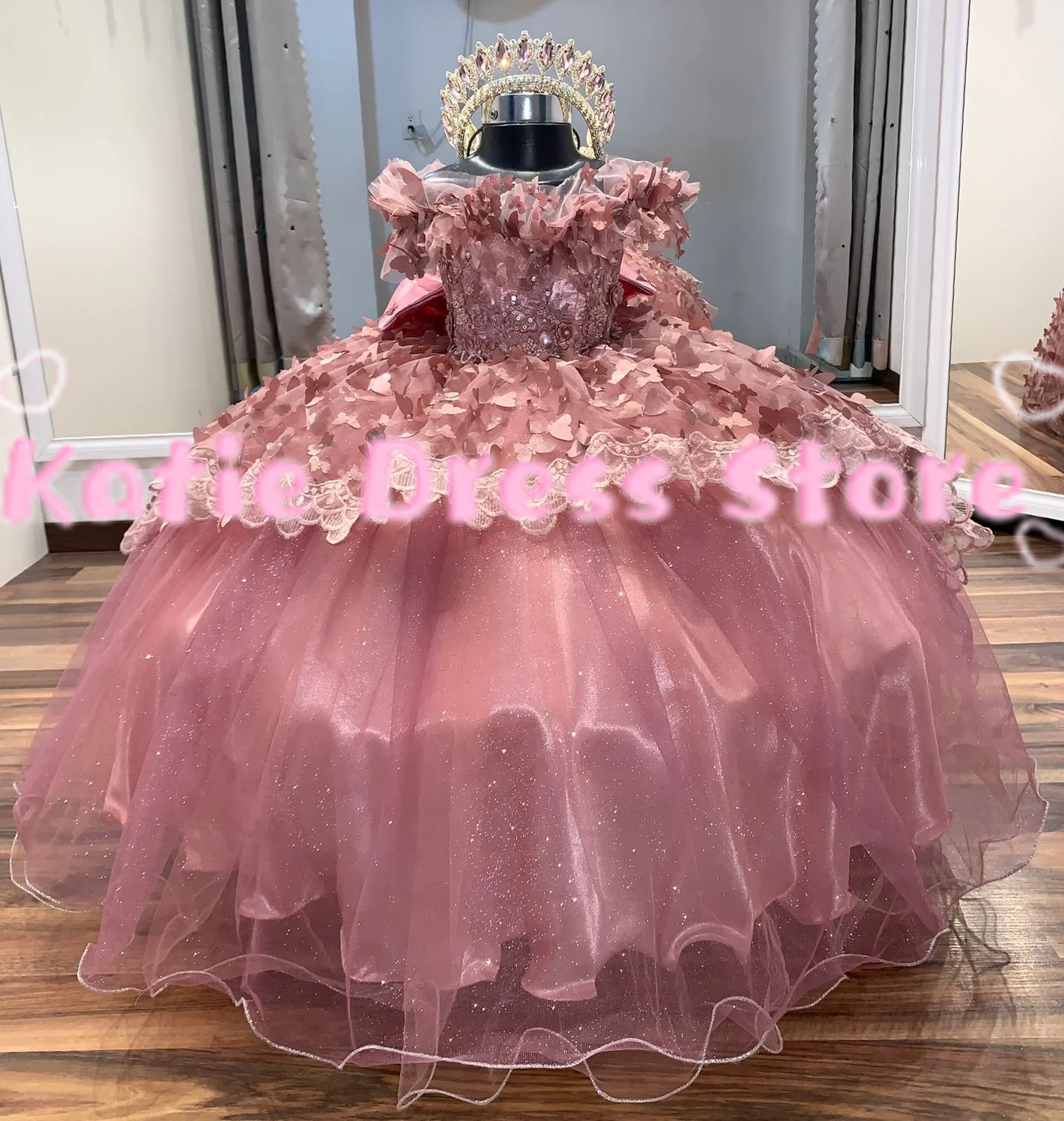 3D Butterfly Applique Flower Girl Dress For WeddingTulle Puffy Lace Kids Birthday Party First Communion Ball Gowns Customized
3D Butterfly Applique Flower Girl Dress For WeddingTulle Puffy Lace Kids Birthday Party First Communion Ball Gowns Customized