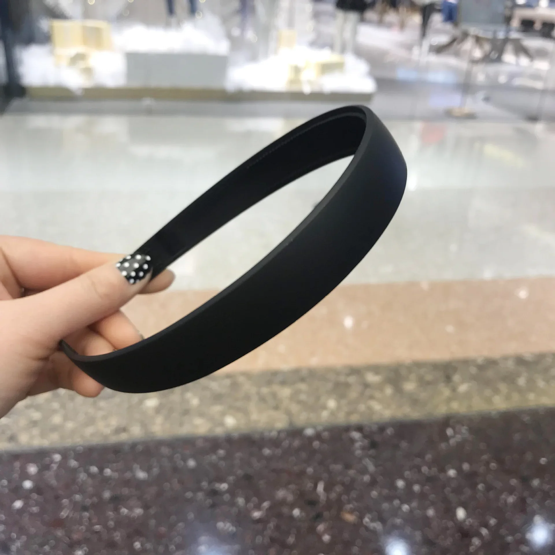 1PC Plastic Fashion Frosted Wide Headband Satin Covered Resin Hair Accessories For Women
1PC Plastic Fashion Frosted Wide Headband Satin Covered Resin Hair Accessories For Women