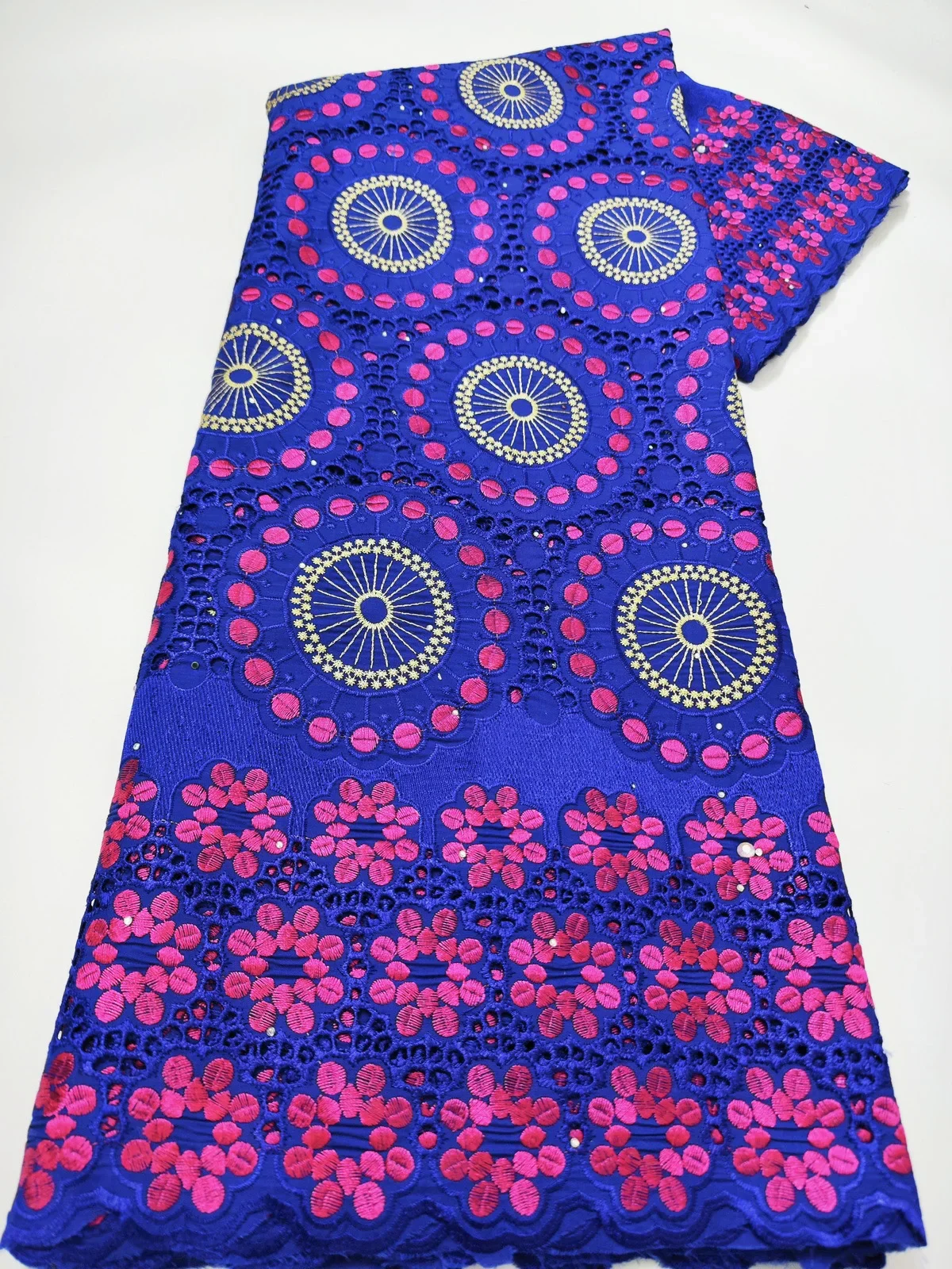 Royal Blue Swiss Voile Lace Fabric 2023 High Quality Dubai Style African Cotton Lace Fabric For Nigerian Woman Party Dress LHX38
Royal Blue Swiss Voile Lace Fabric 2023 High Quality Dubai Style African Cotton Lace Fabric For Nigerian Woman Party Dress LHX38