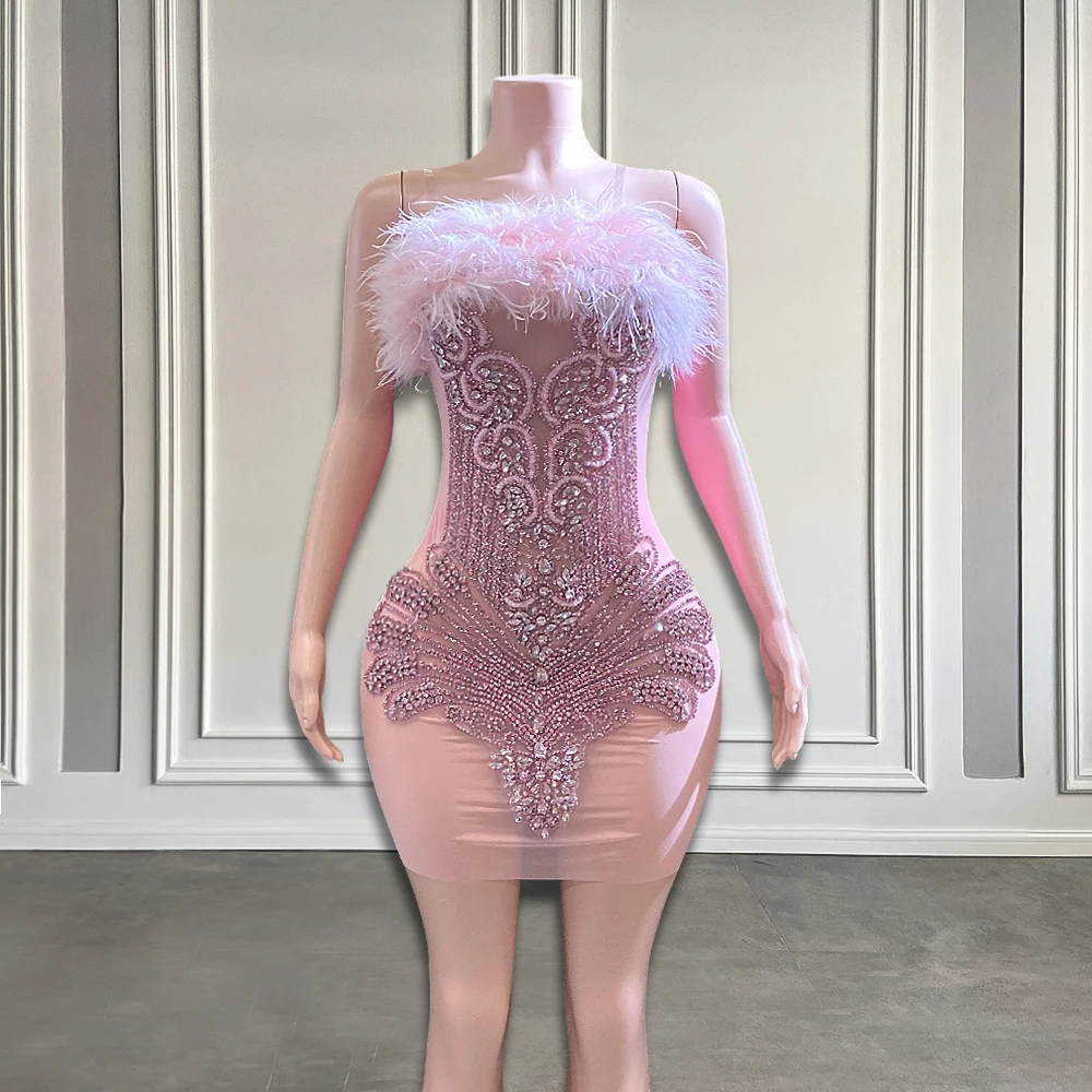 Sexy Feather Rhinestone Pink Birthday Party Dress Women Mesh Sheer Backless Luxury Crystals Short Black Girls Prom Gowns 2025
Sexy Feather Rhinestone Pink Birthday Party Dress Women Mesh Sheer Backless Luxury Crystals Short Black Girls Prom Gowns 2025