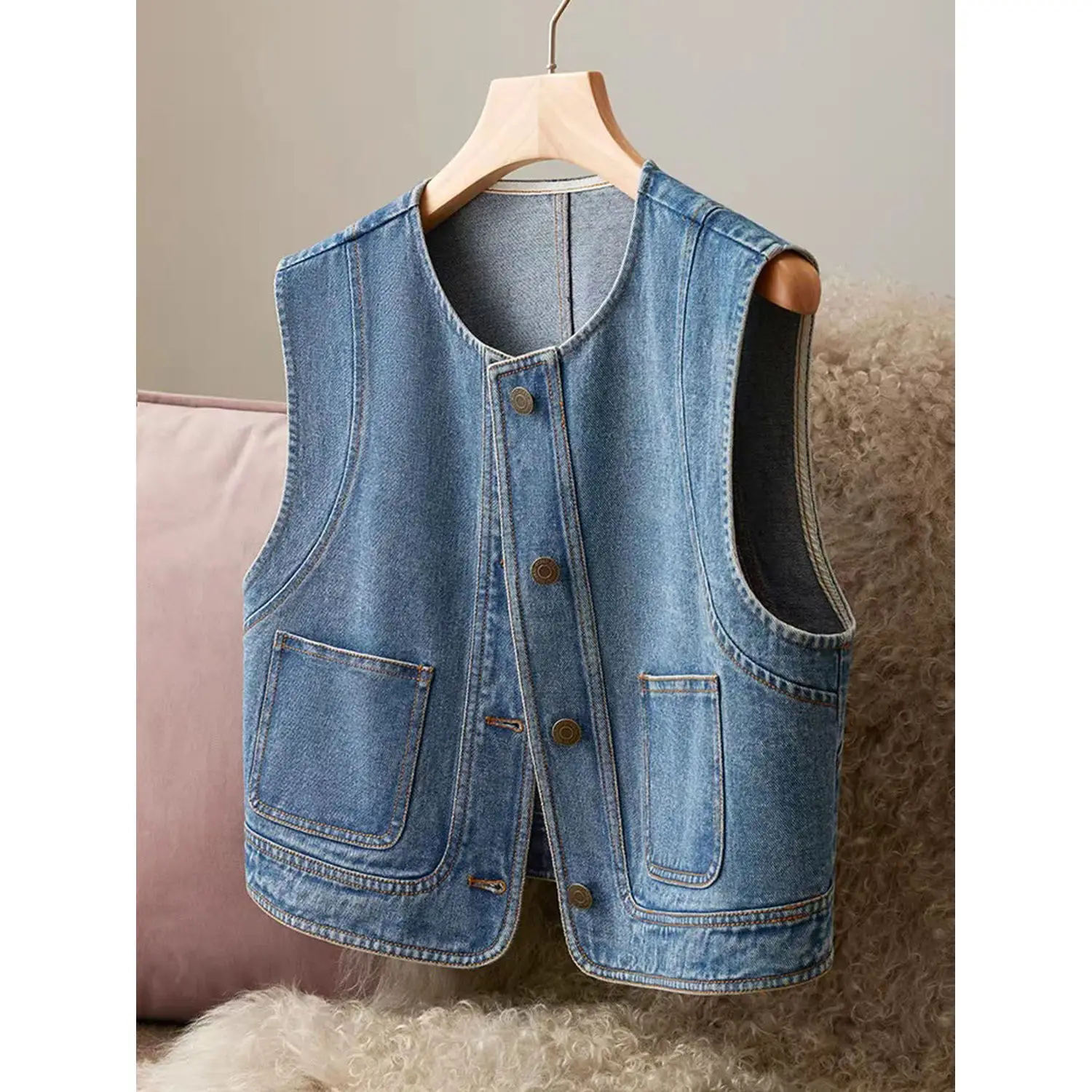 Women's Light Blue Washed Denim Vest, Round Neck Sleeveless Button Down Waistcoat, Casual Versatile Outerwear for All Seasons
Women's Light Blue Washed Denim Vest, Round Neck Sleeveless Button Down Waistcoat, Casual Versatile Outerwear for All Seasons
