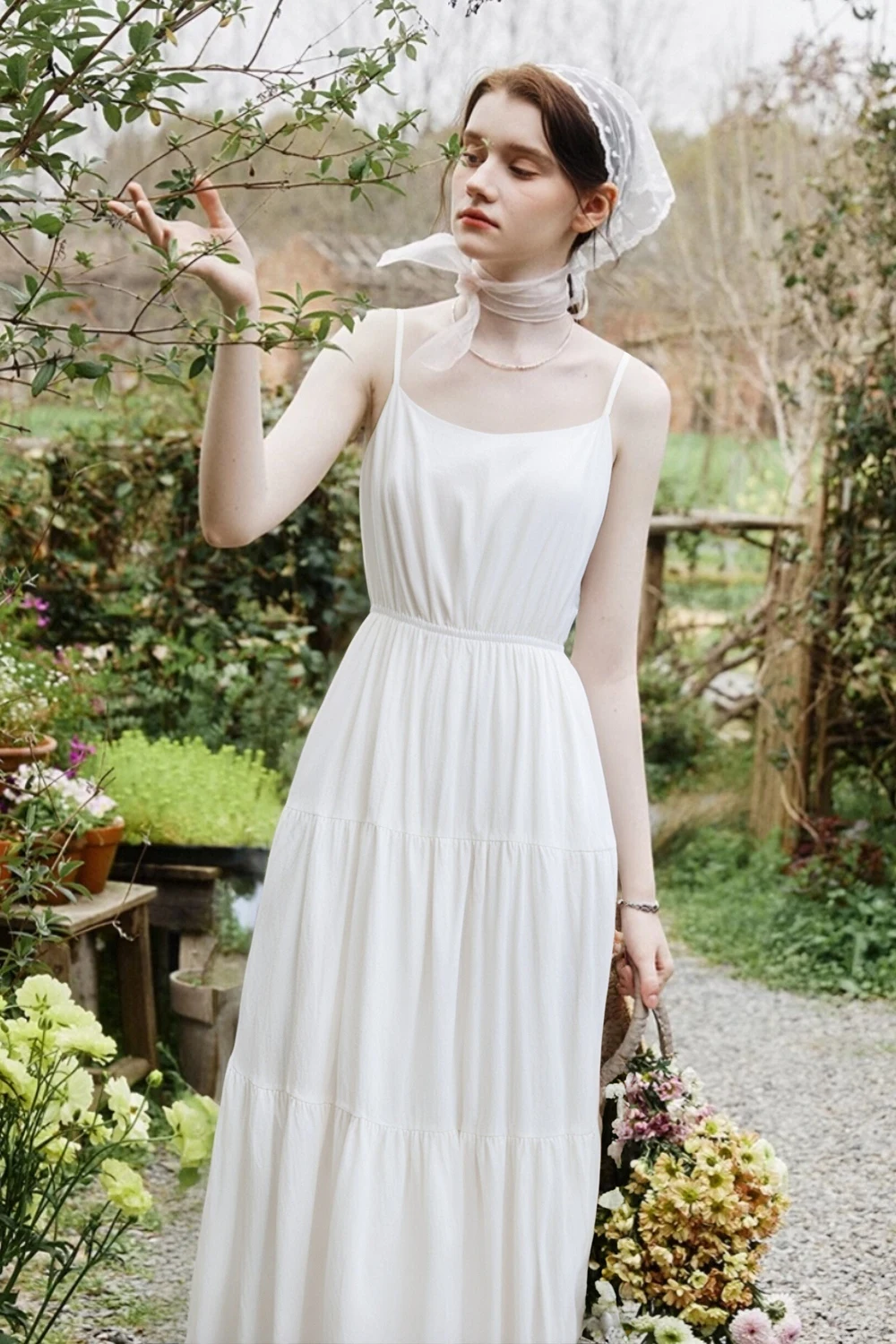 VIMLY Women's Summer New Casual Clothing Simple Pleated Loose Fit Commuter Suspender Dress with Elastic Waist Long Dress A0501
VIMLY Women's Summer New Casual Clothing Simple Pleated Loose Fit Commuter Suspender Dress with Elastic Waist Long Dress A0501