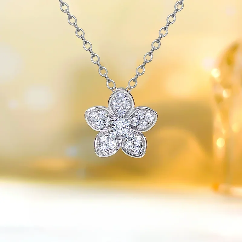 Fashionable, Luxury, Versatile 925 Sterling Silver Flower Pendant with High Carbon Diamonds for Wedding
Fashionable, Luxury, Versatile 925 Sterling Silver Flower Pendant with High Carbon Diamonds for Wedding