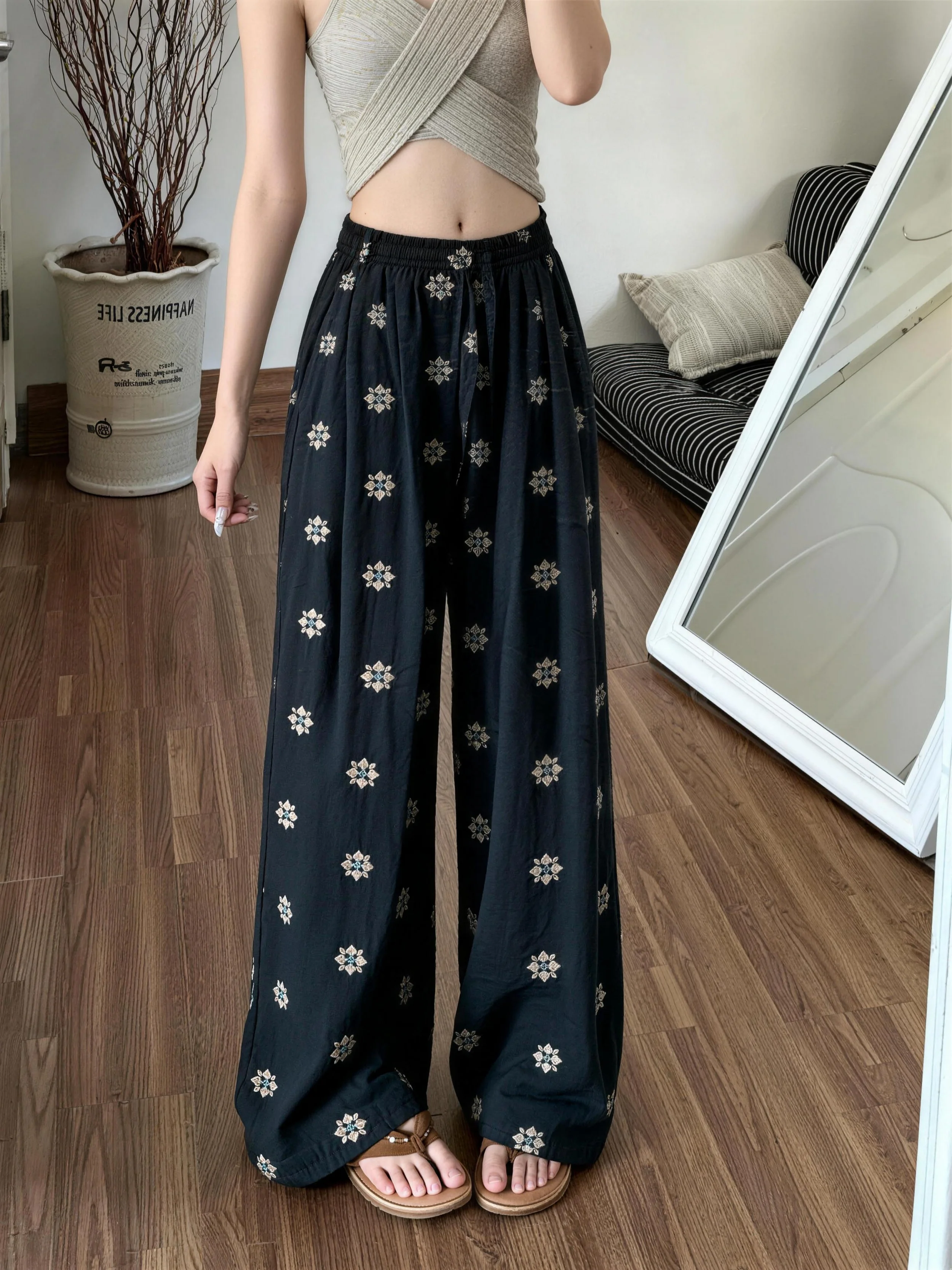 Blue Floral Wide Leg Pants Women Summer Casual Straight Leg Loose Fit Trousers Korean Style High Waist Polyester Fiber
Blue Floral Wide Leg Pants Women Summer Casual Straight Leg Loose Fit Trousers Korean Style High Waist Polyester Fiber