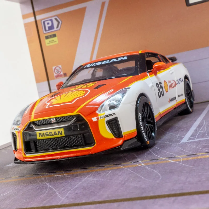 1:32 Nissan GT-R модель автомобиля из сплава, двери можно открыть детскую игрушечную машину с имитацией звука и функций освещения
1:32 Nissan GT-R модель автомобиля из сплава, двери можно открыть детскую игрушечную машину с имитацией звука и функций освещения