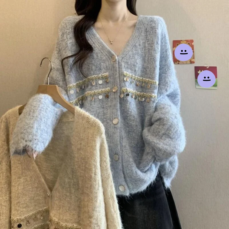 Женский свитер крупного размера, вязаный, с V-образным вырезом, с пайетками, осенне-зимний, толстый, вязаный кардиган-пальто
Женский свитер крупного размера, вязаный, с V-образным вырезом, с пайетками, осенне-зимний, толстый, вязаный кардиган-пальто