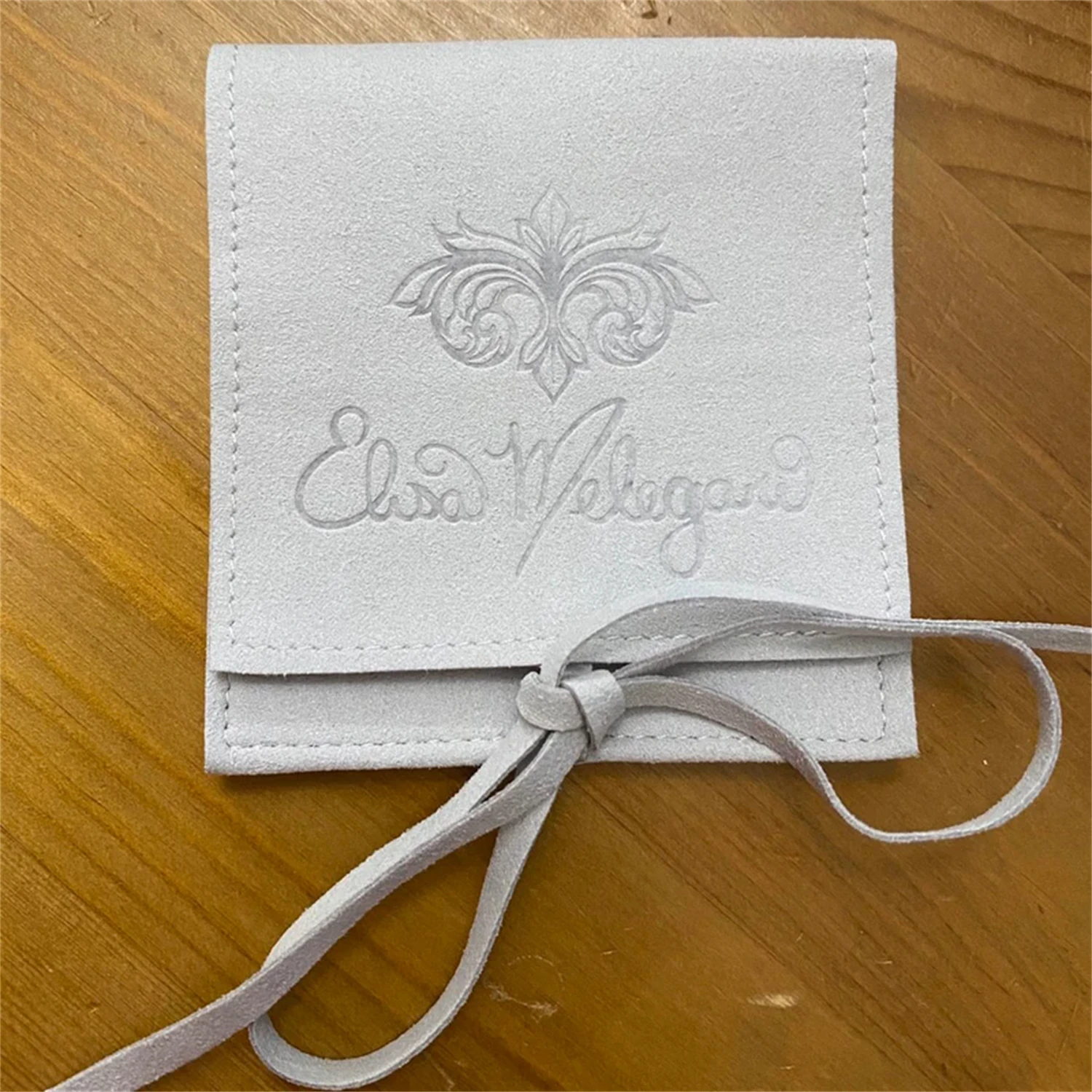 50pcs custom jewelry packaging pouch Cotton canvas bags personalized logo with ribbon bag chic small pouch jewellery packaging
50pcs custom jewelry packaging pouch Cotton canvas bags personalized logo with ribbon bag chic small pouch jewellery packaging